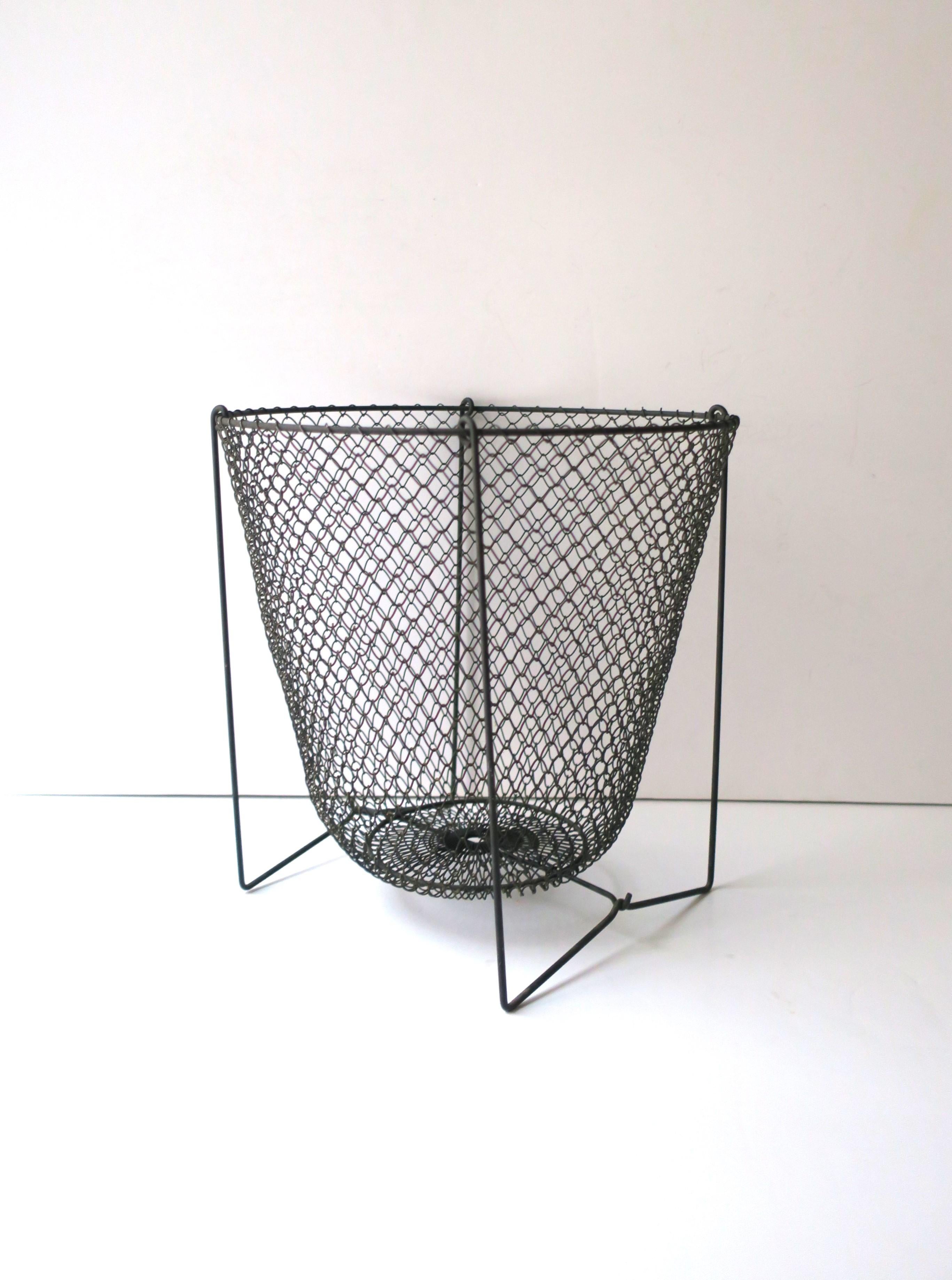 Mid-Century Modern Black Metal Mesh Wire Wastebasket Trash Can For Sale