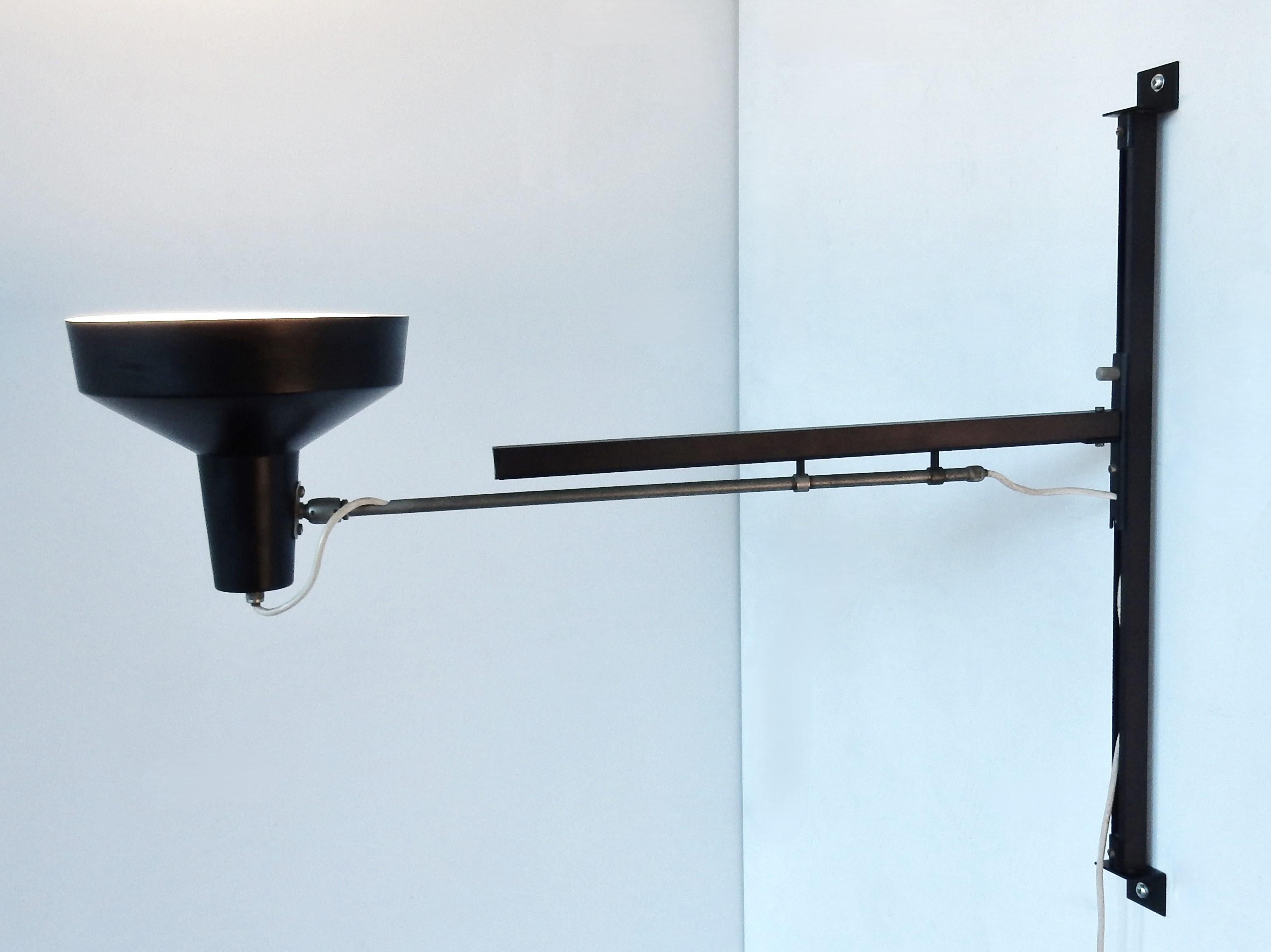 Lampada da parete multi-regolabile in metallo nero di Hiemstra Evolux, anni '60 In condizioni buone in vendita a Steenwijk, NL