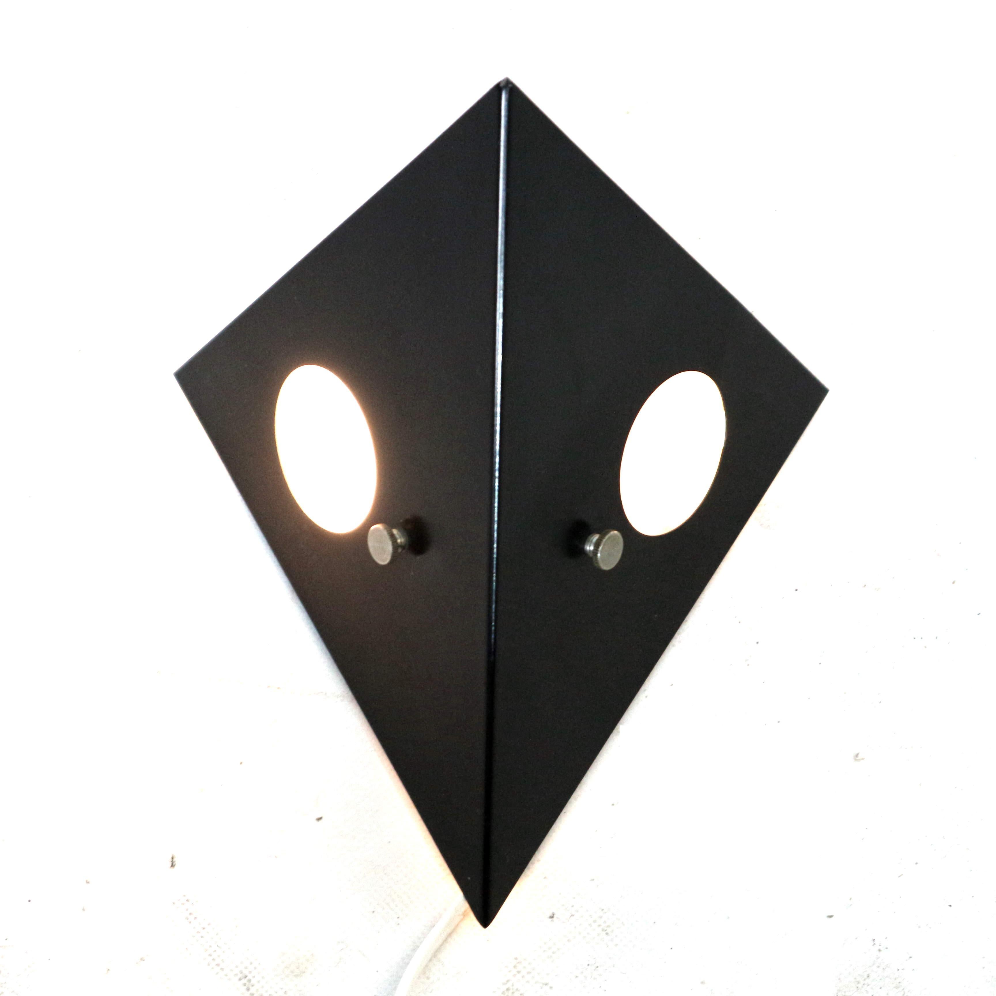 Mid-Century moderno Lampada da parete 'Night Owl' in metallo nero per RAAK, Paesi Bassi, anni '60 in vendita