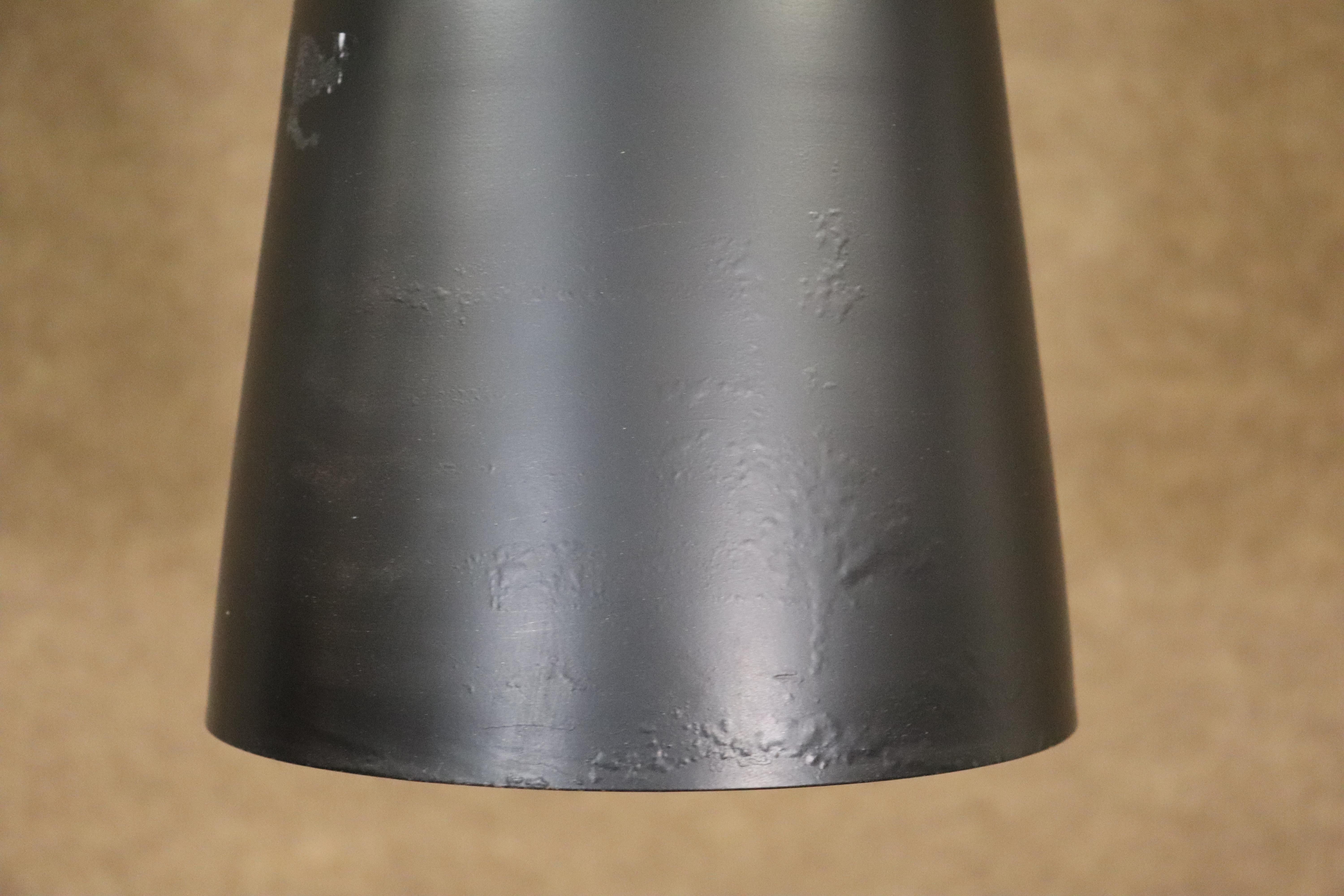 Industriel Lampe pendante en métal noir en vente