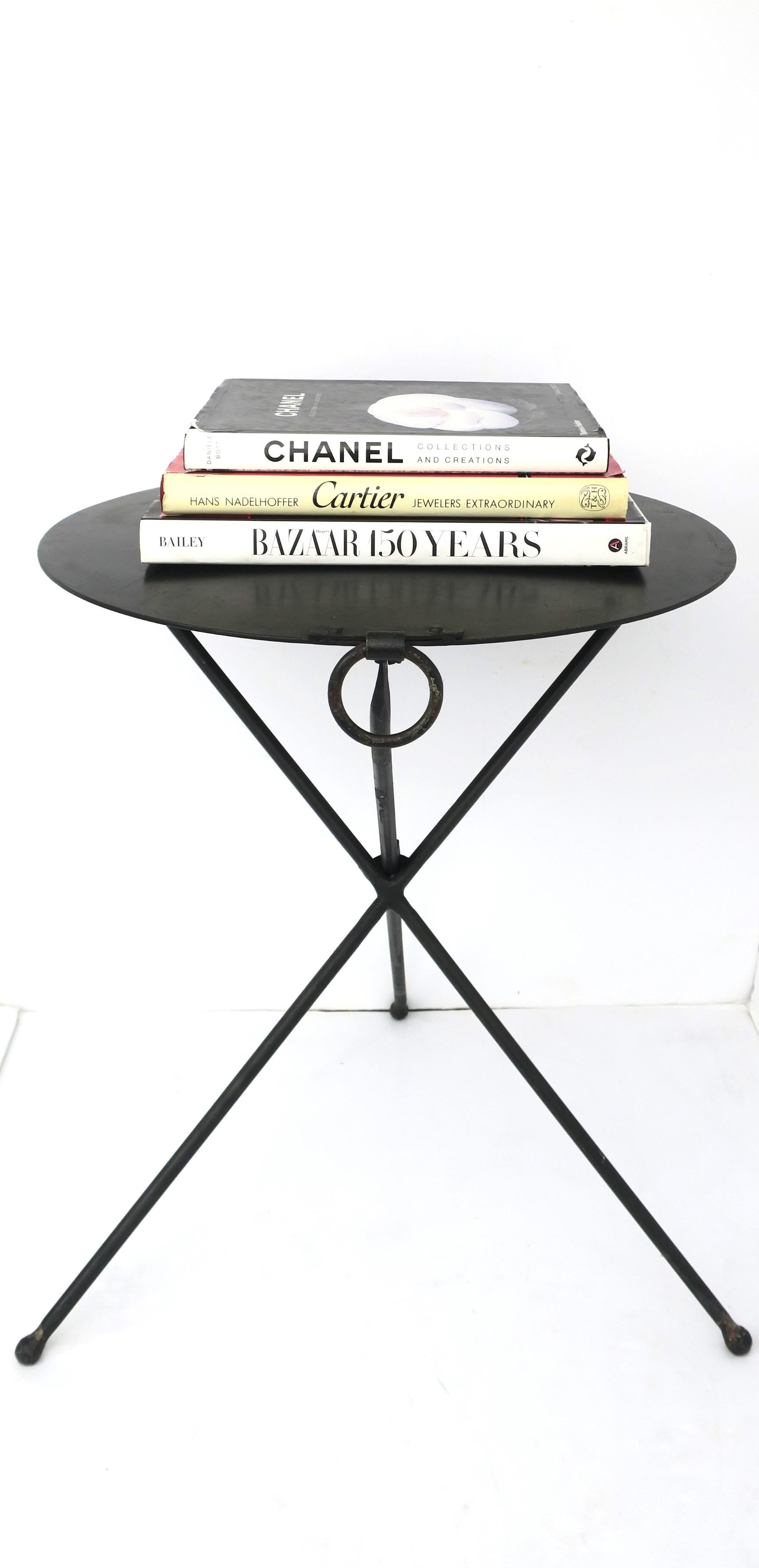 Black Metal Tripod Side or End Table For Sale 1