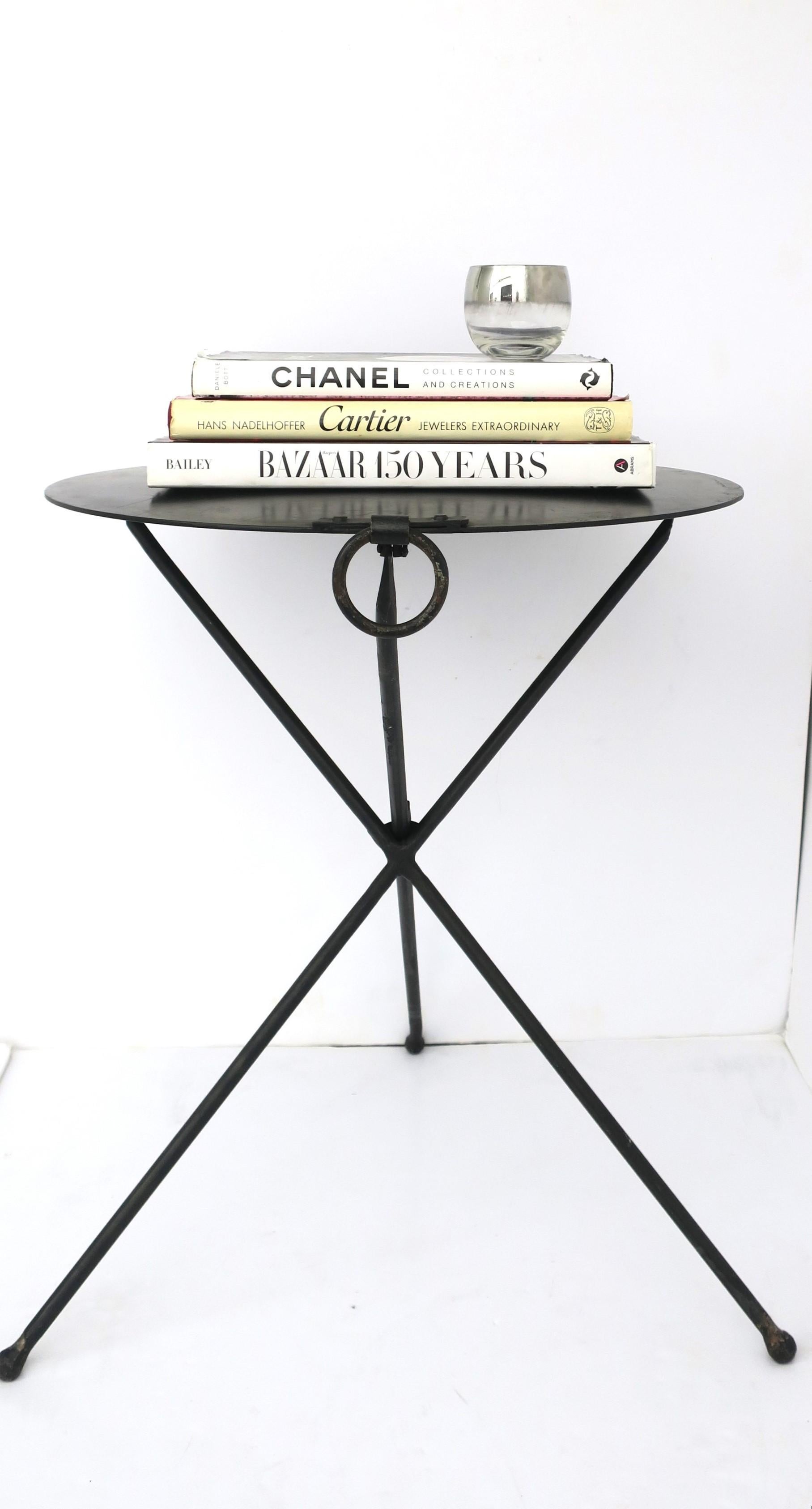 Black Metal Tripod Side or End Table For Sale 2