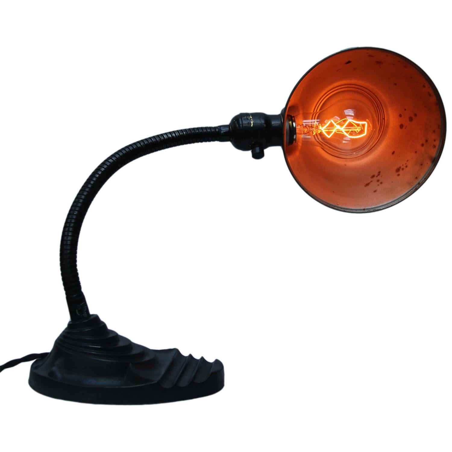 Black American goose neck desk light.
Flexible arm with metal shade.
Cast iron base. black cotton wire and plug.

Weight: 1.30 kg / 2.9 lb

Priced per individual item. All lamps have been made suitable by international standards for