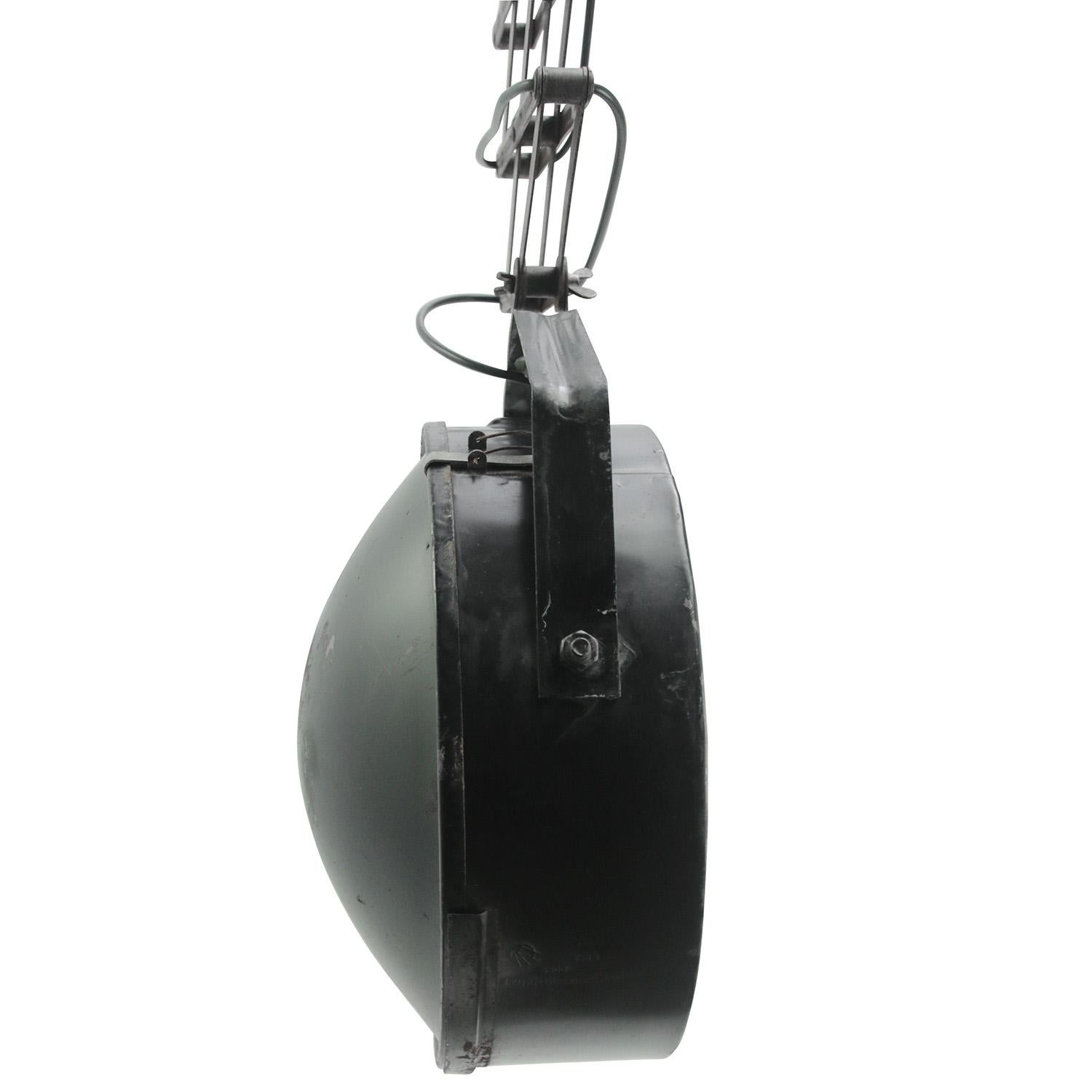 20ième siècle Lampes à suspension industrielles vintage en métal noir avec ciseaux en vente