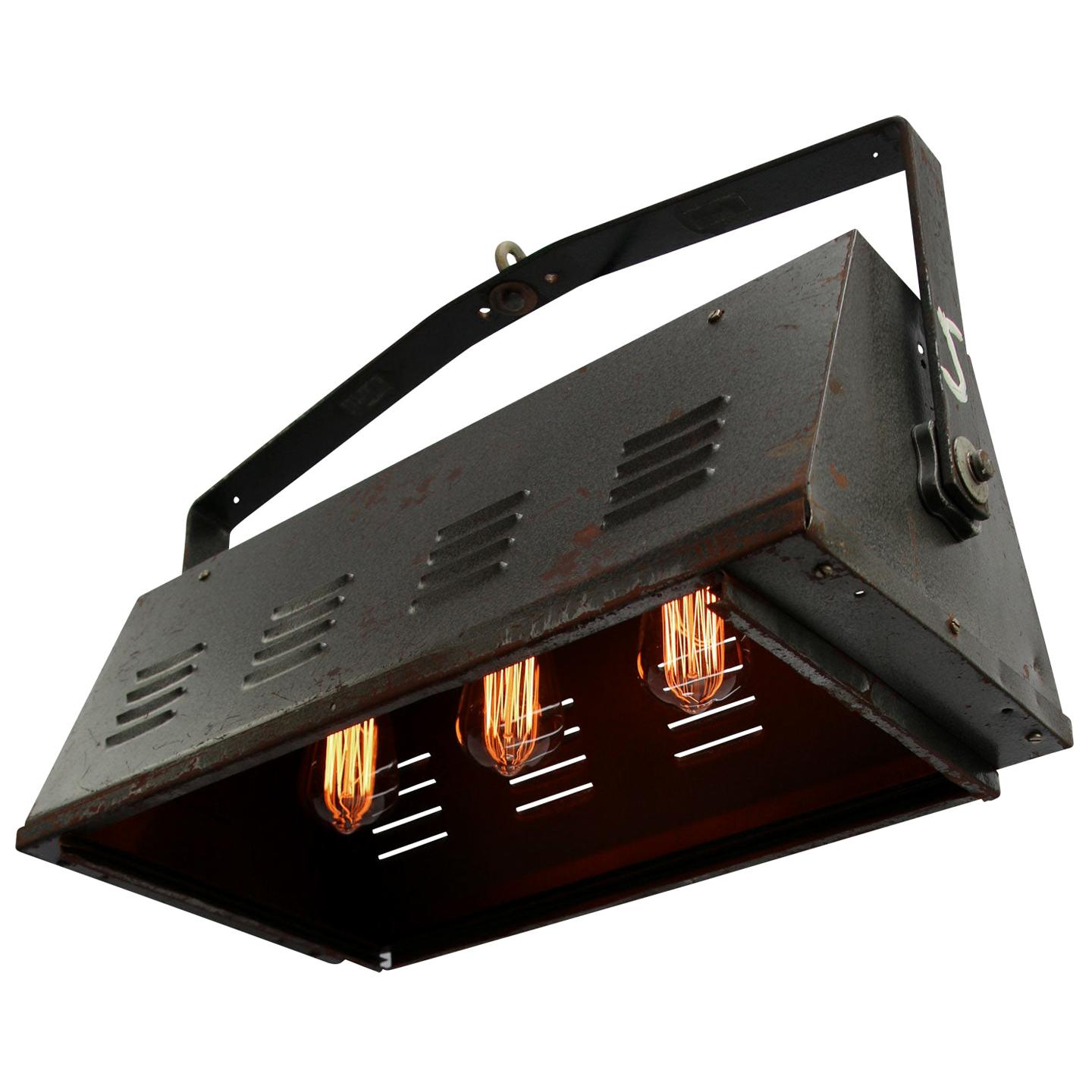 Black Metal Vintage Theater Film Studio Wall Pendant Light For Sale