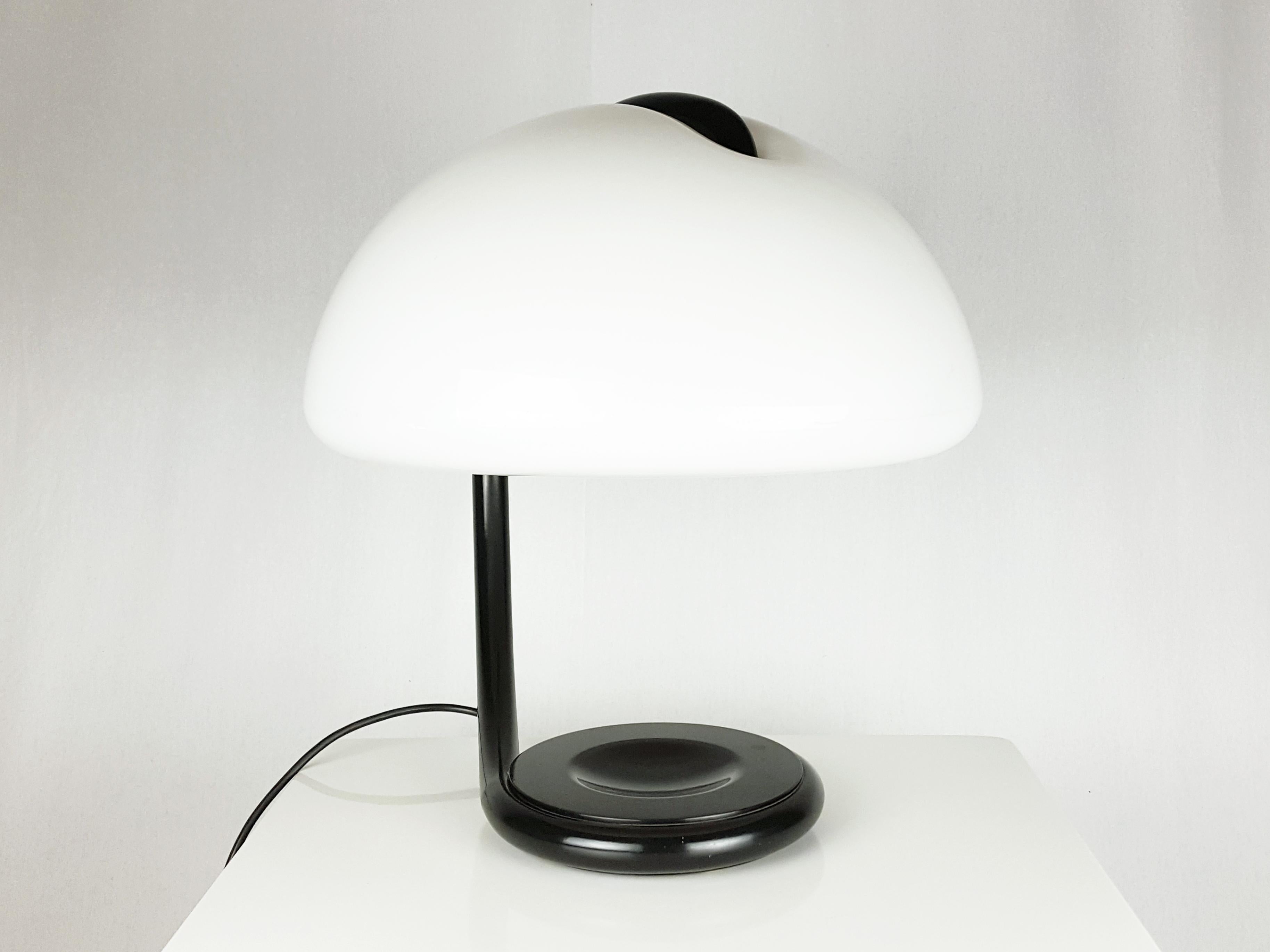 Mid-20th Century Black Metal and White Plastic Shade 1960s Serpente Table Lamp by Elio Martinelli For Sale