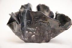 Vaso organico nero metallizzato