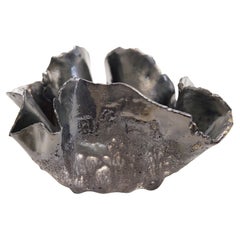 Vaso organico nero metallizzato