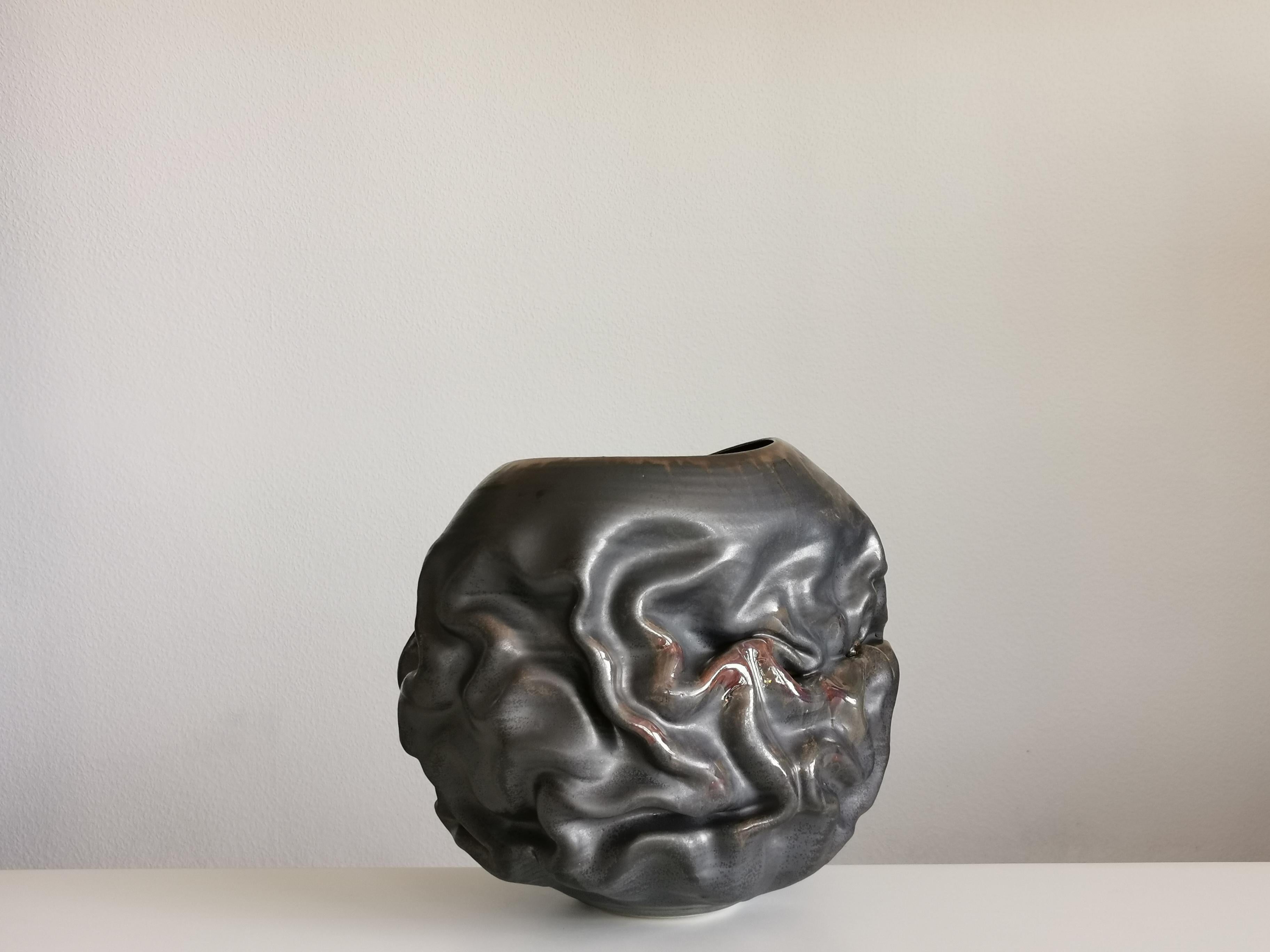 Forma ovale disidratata nera metallizzata, vaso, scultura o recipiente per interni, Objet D. in vendita 1