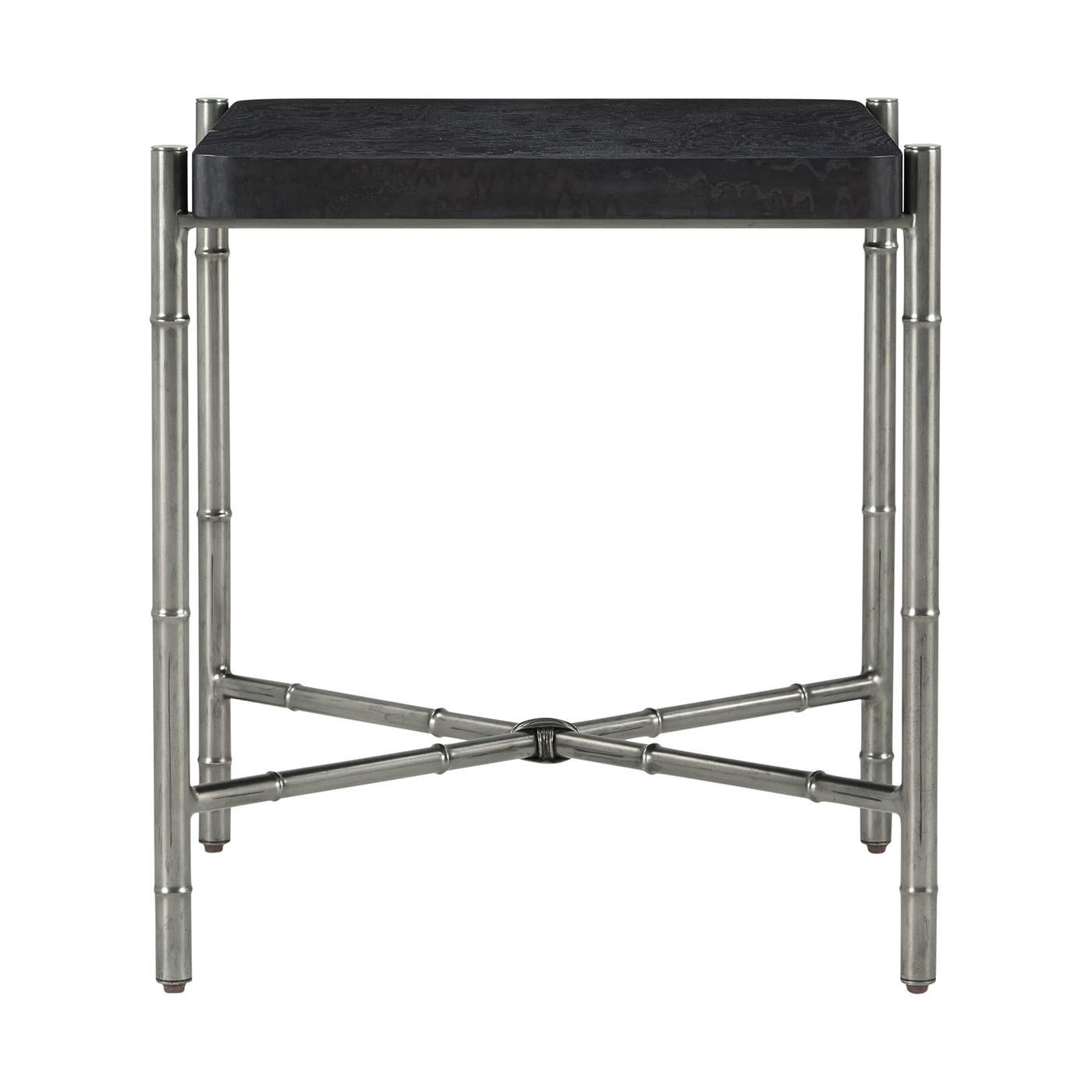 Vietnamien Table d'appoint en loupe noire du milieu du siècle en vente