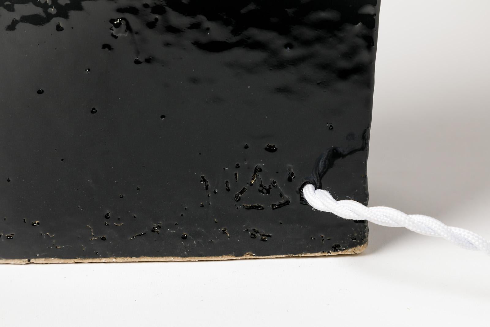 Schwarze Keramik-Tischlampe aus der Mitte des Jahrhunderts, 20. Jahrhundert, Design handamade, 1980 im Zustand „Hervorragend“ im Angebot in Neuilly-en- sancerre, FR