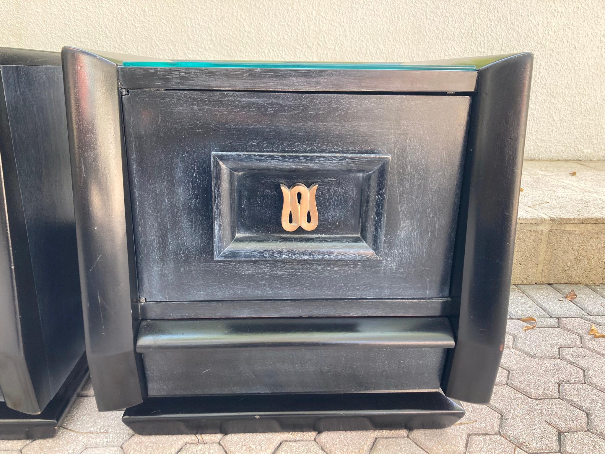 Black Midcentury Nightstands In Good Condition For Sale In Miami, FL