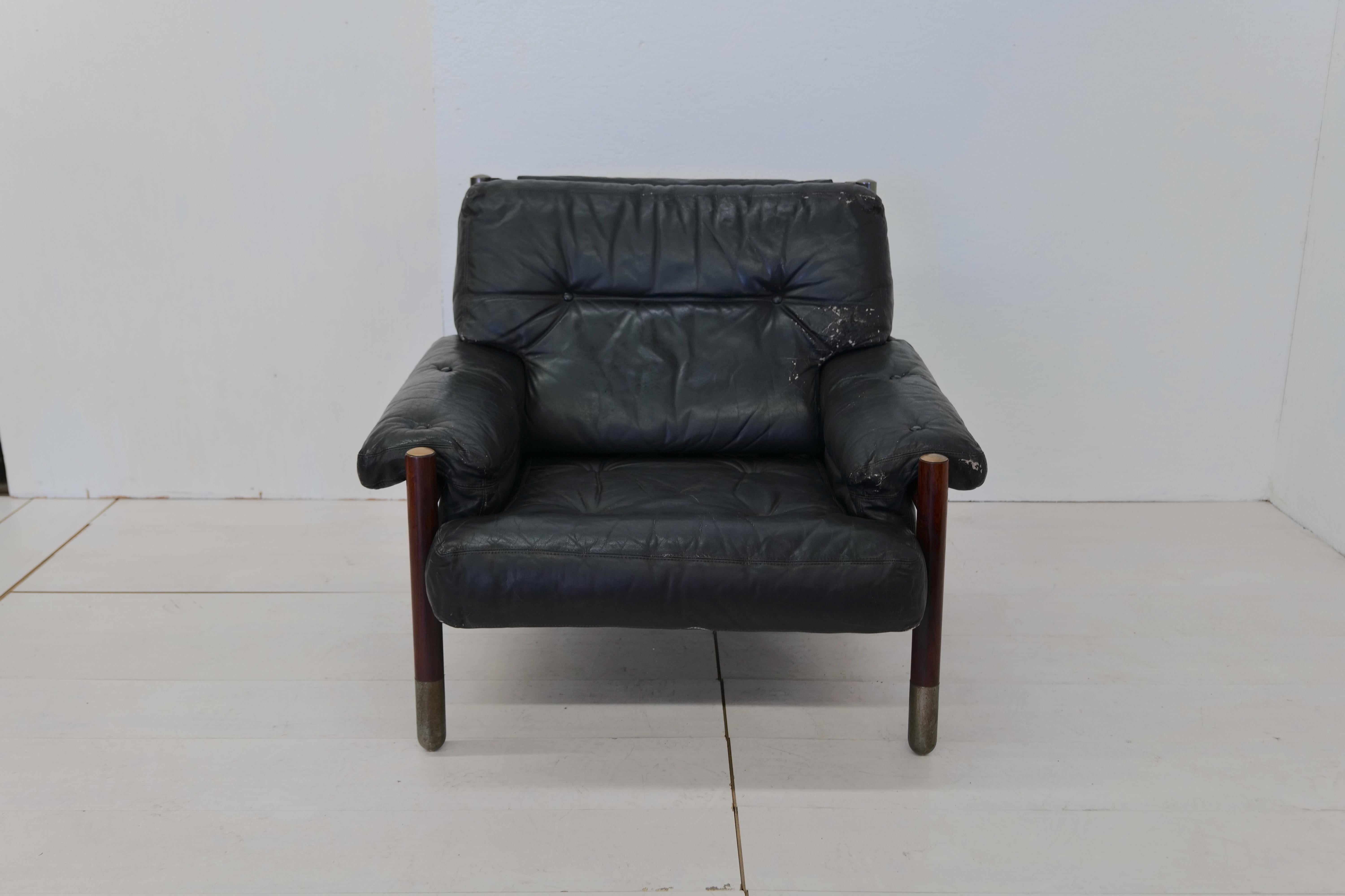 Mid-Century Modern Chaise longue noire du milieu du siècle avec pouf Modèle 