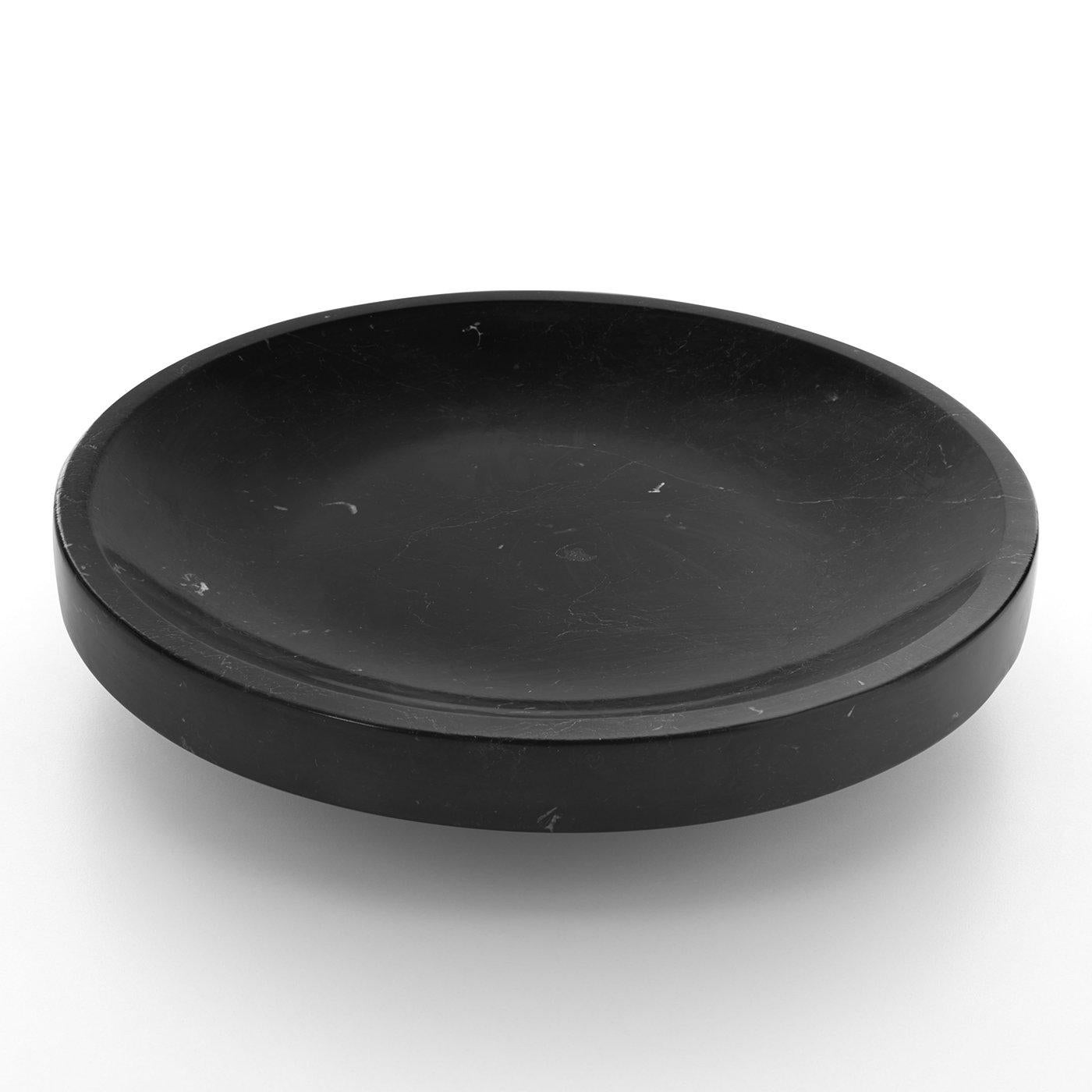 Fruit bowl, round, in black Marquina marble, matte polished finish also available in white Carrara marble, matte polished finish.
  