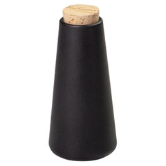 Jarra de Arcilla Negra Minimalista Artesana con Corcho, en stock