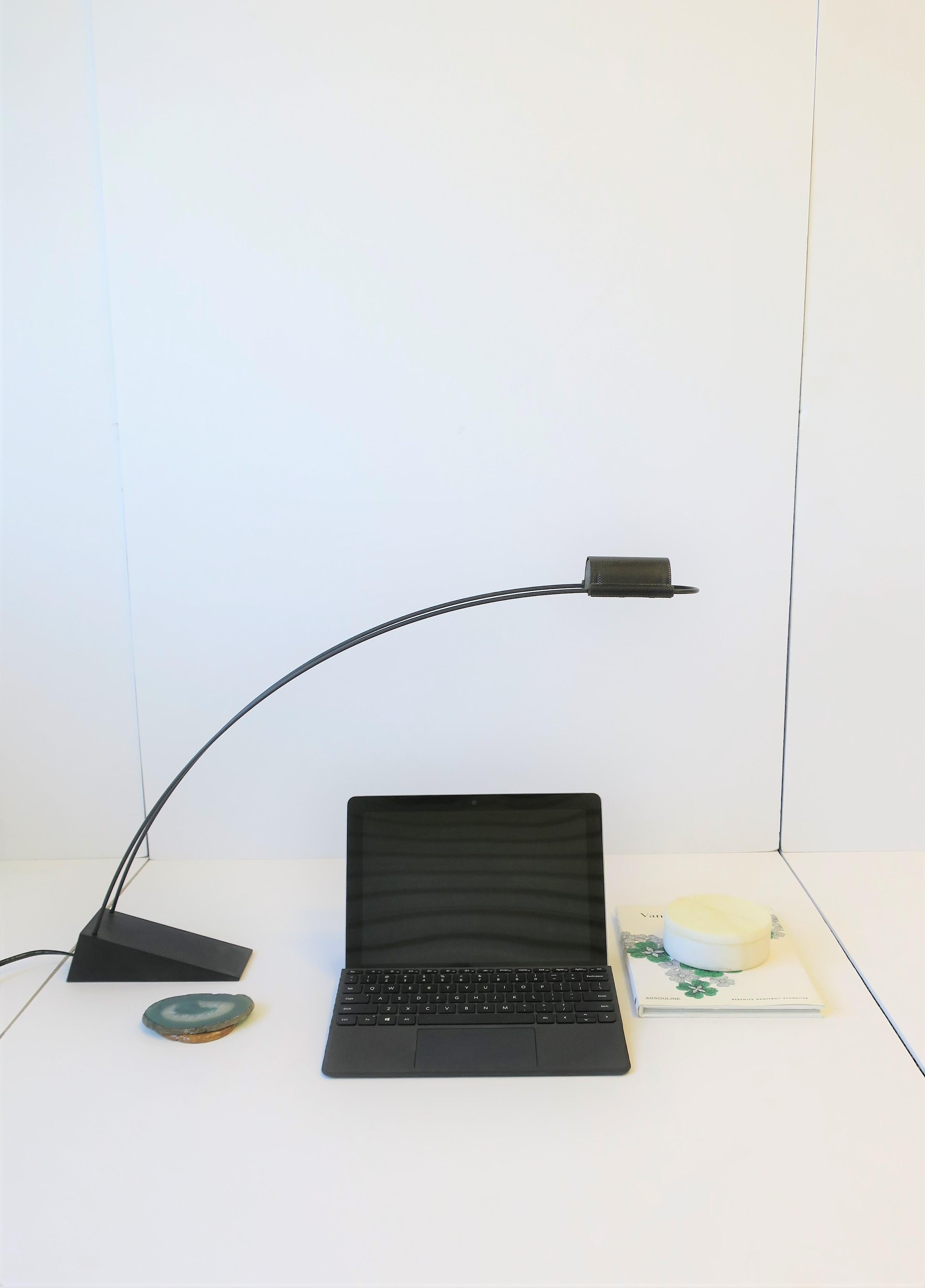 American Black Minimalist Desk Lamp by Designer Robert Sonneman, '80s For Sale