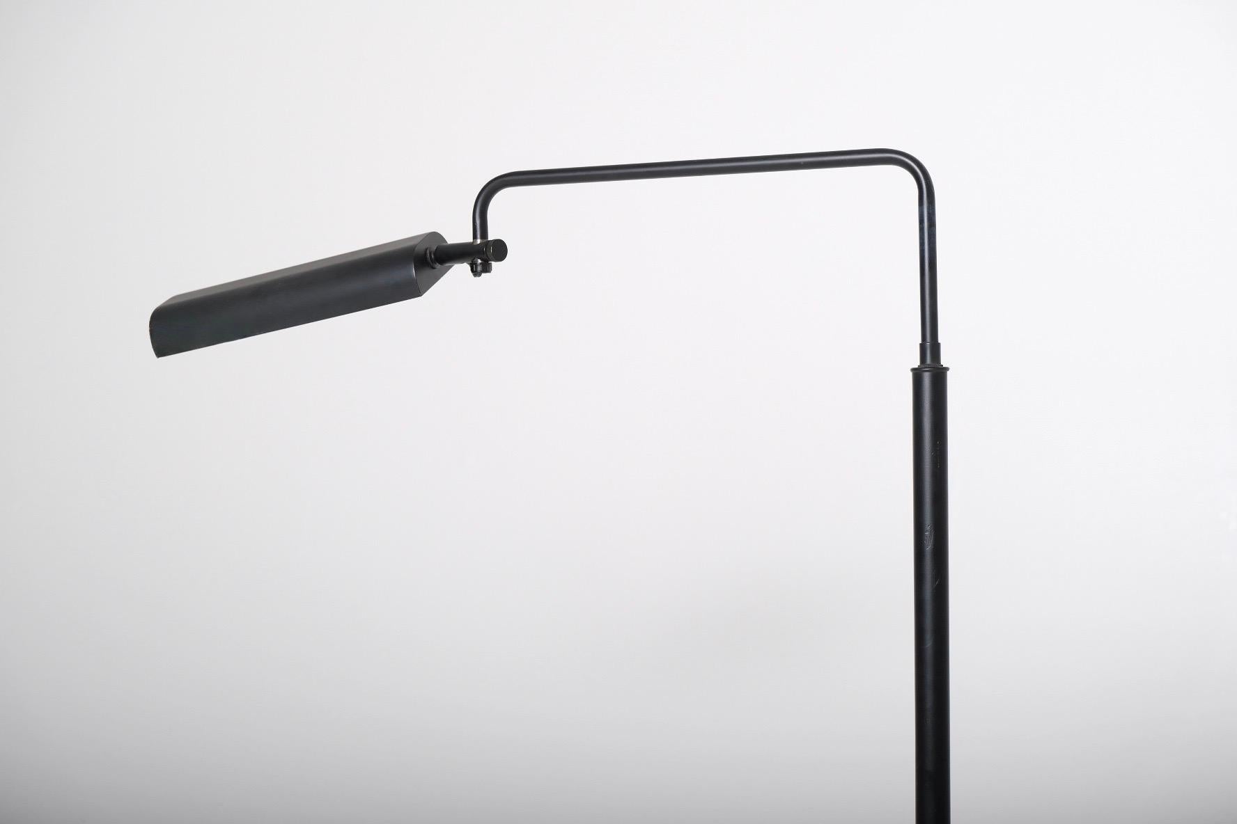 Black Minimalist Italian Adjustable Floor Lamp with Swiveling Arm In Good Condition For Sale In Los Angeles, CA