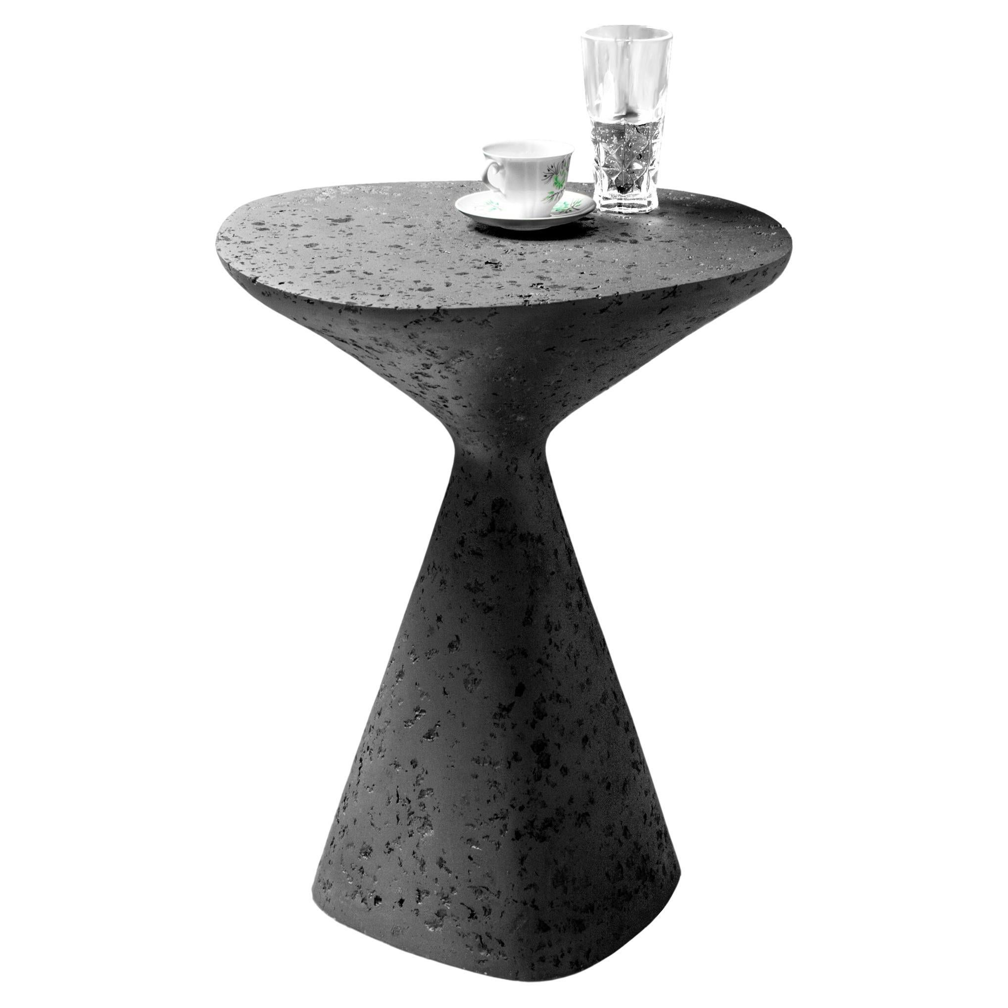 Table d'appoint minimaliste en noir mat par Donatas Žukauskas