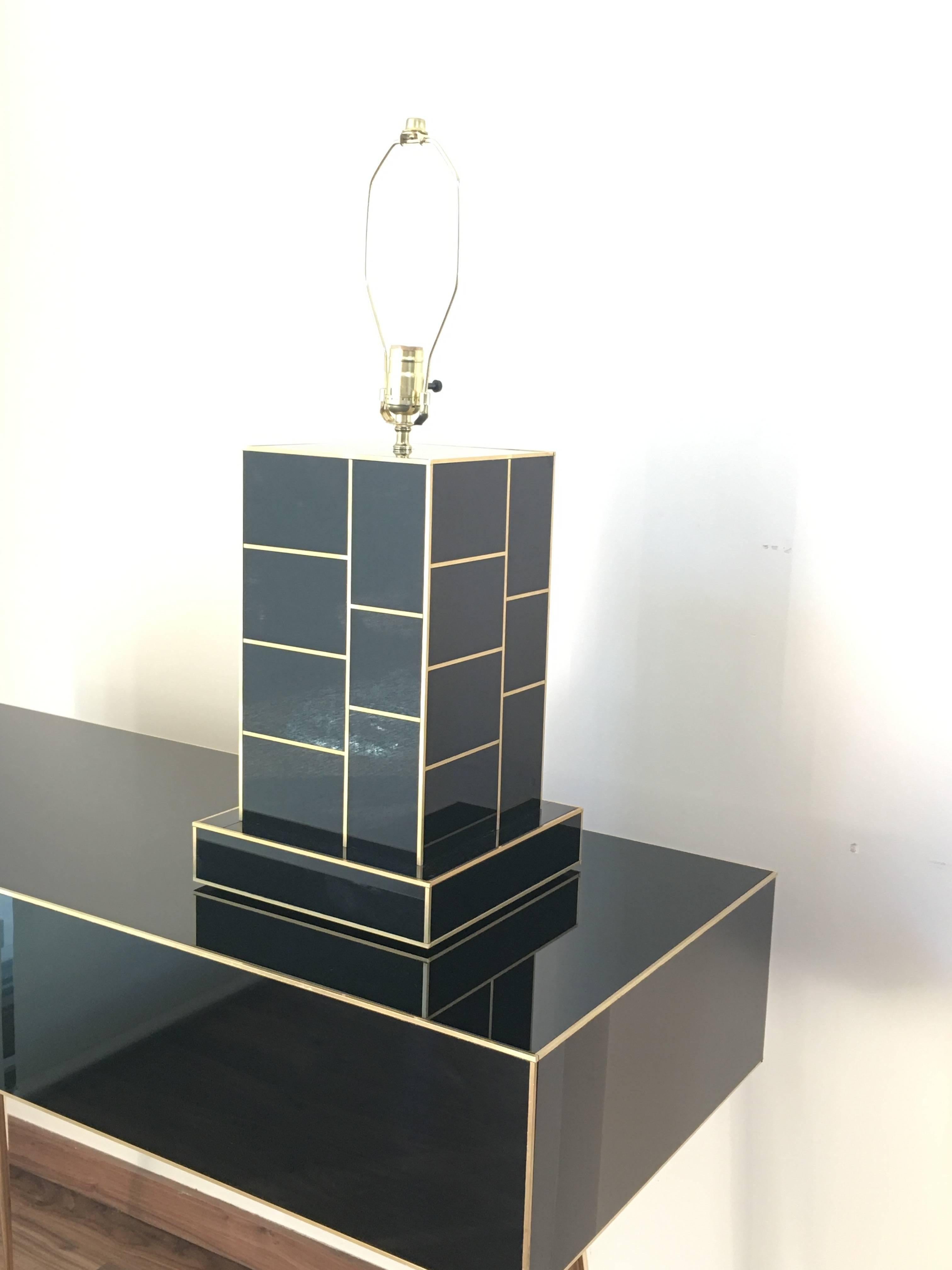 European Black Mirrored and Brass Table Lamp For Sale