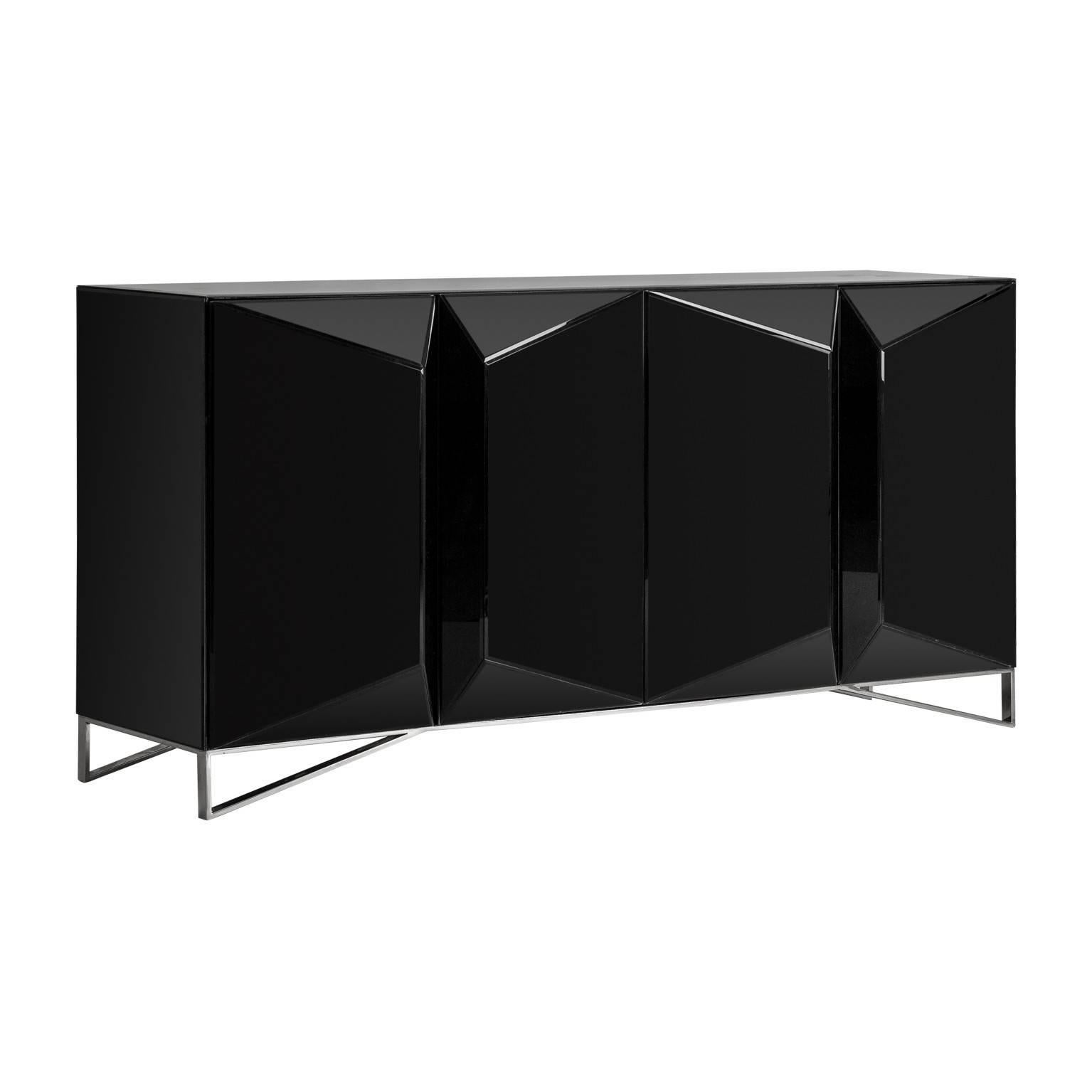 Sophisticated mirrored sideboard with four mirrored doors shaped like a diamond...precious!