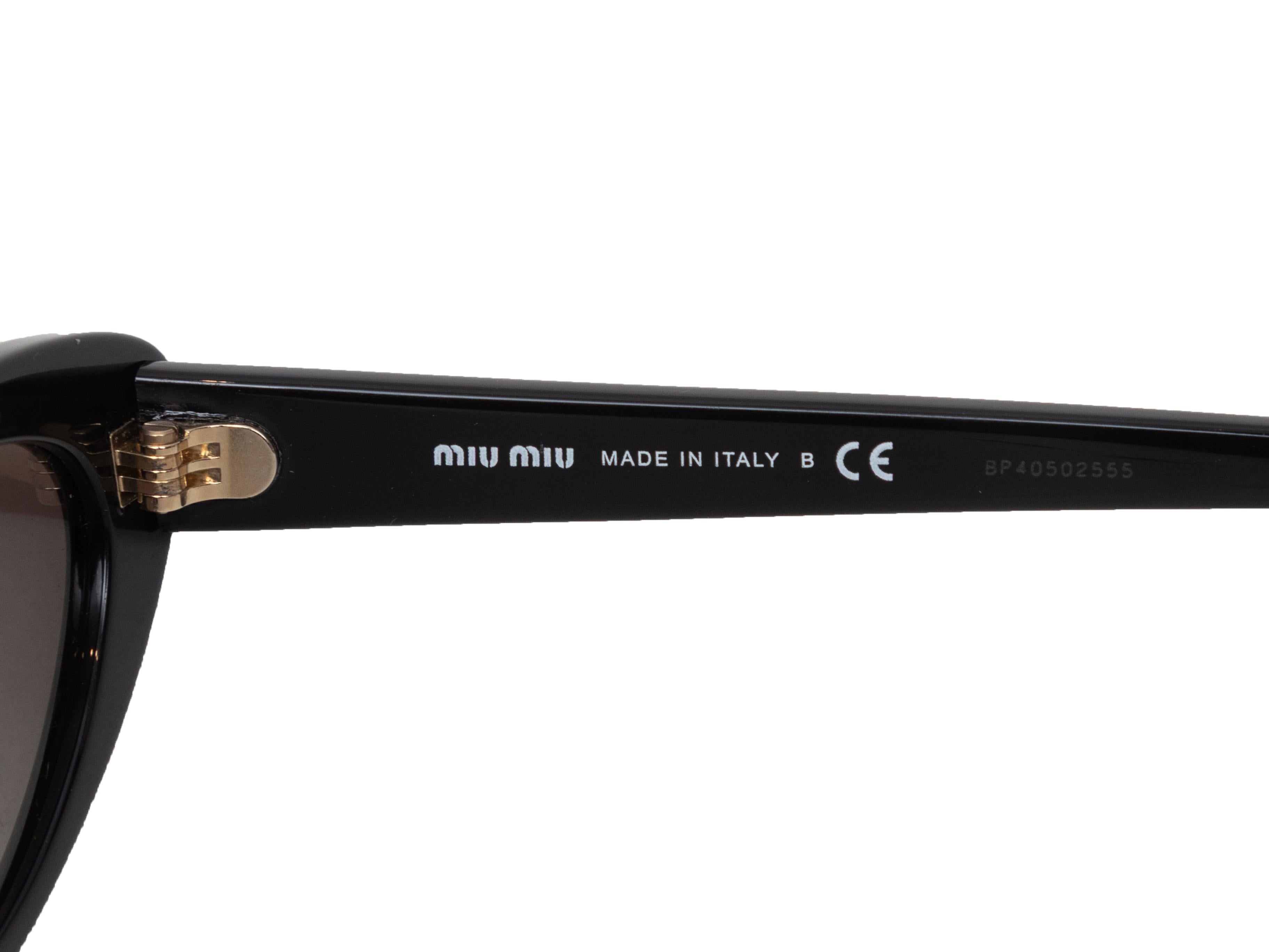 De las mujeres Gafas de sol negras de ojo de gato con cristales de Miu Miu en venta