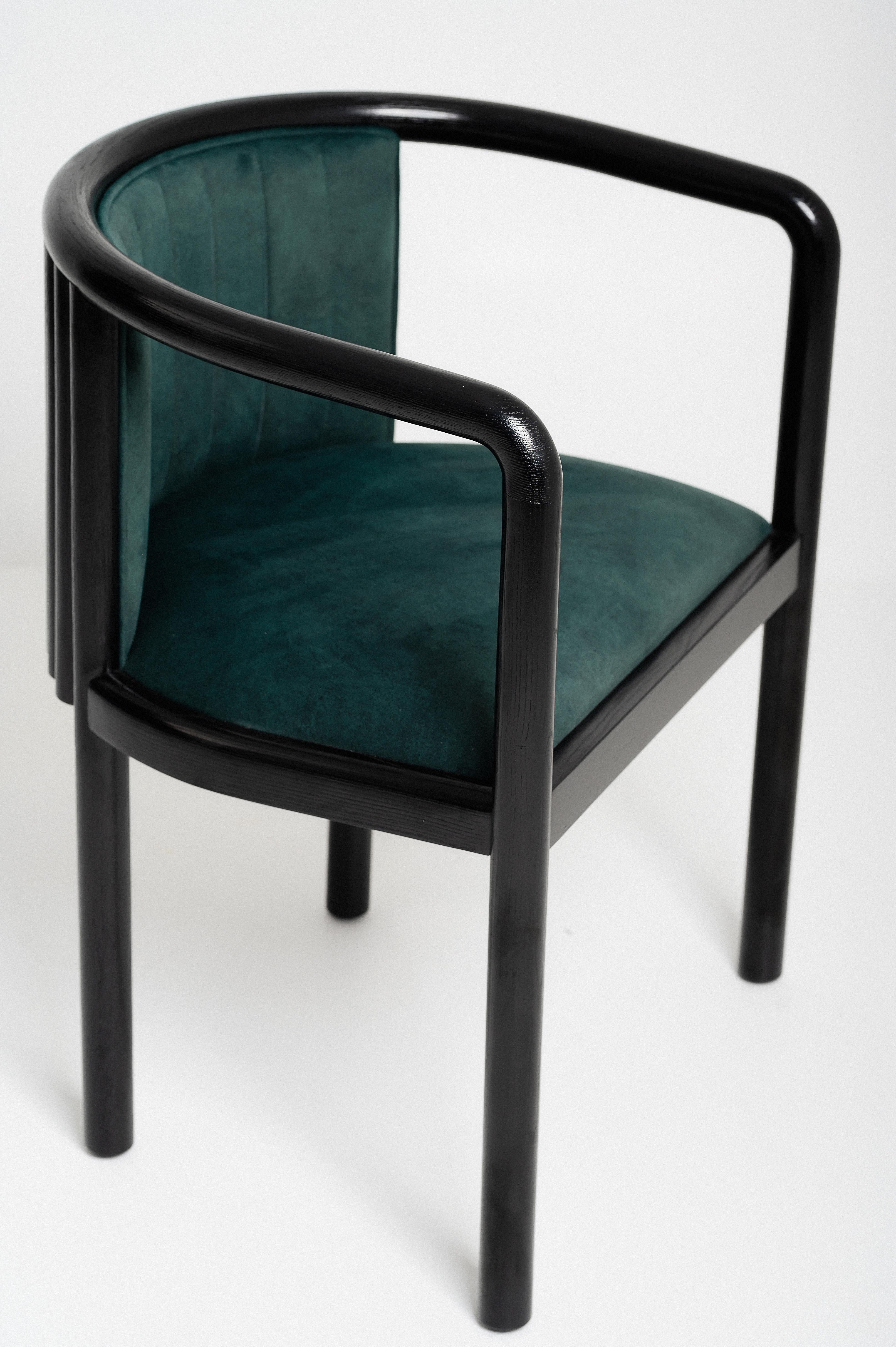 Mid-Century Modern Black Modern Alton Solid Wood Dining Chair For Sale