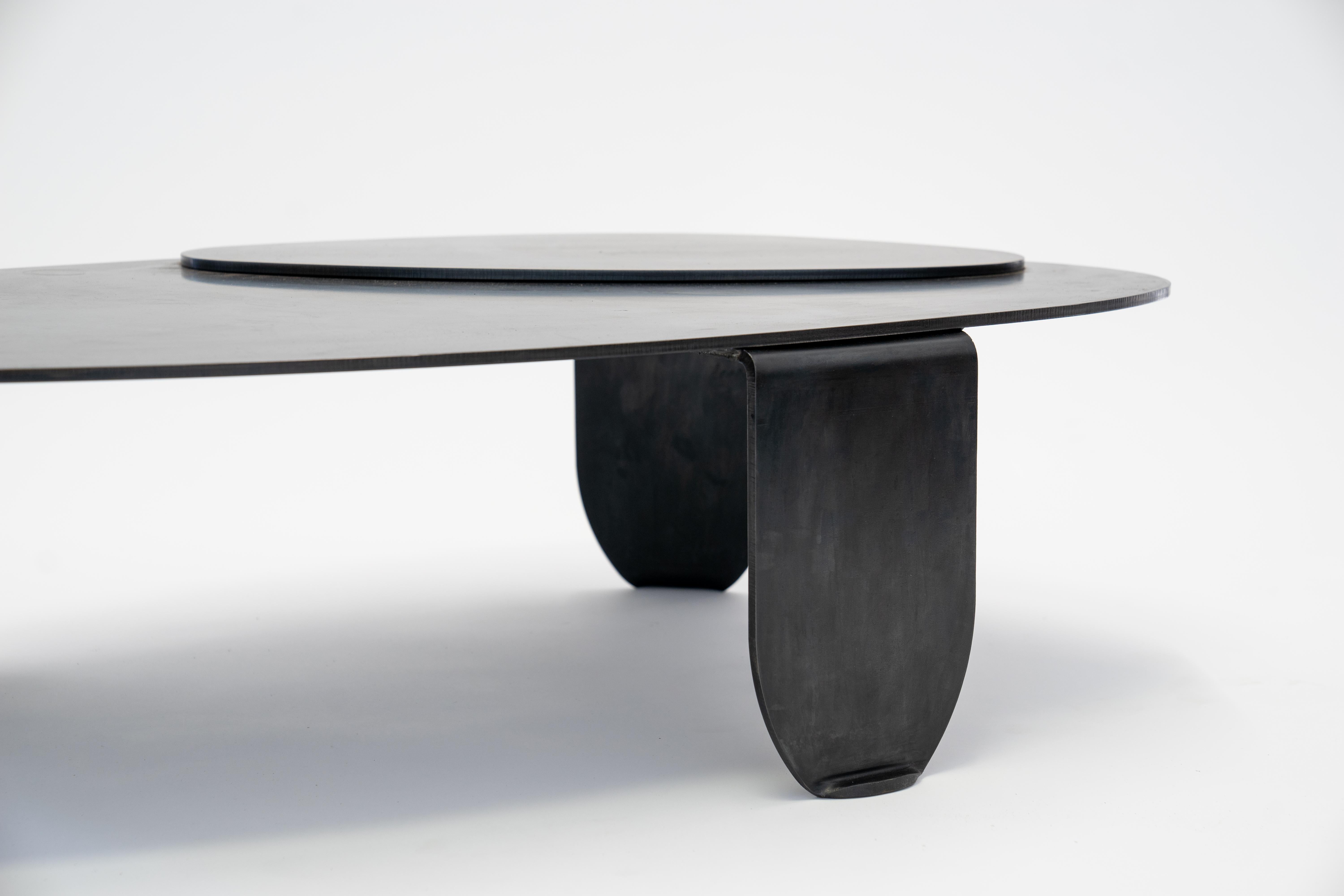 American Circular/Organic Shape Coffee Table Black Modern/Contemporary Blackened Steel For Sale