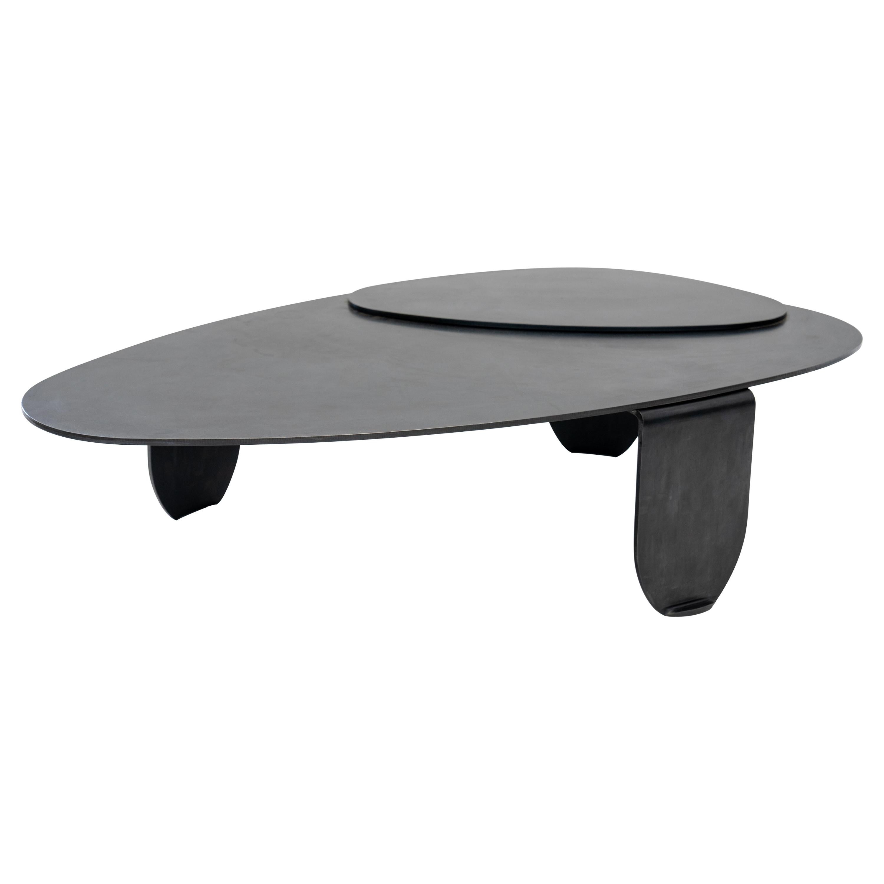 Table basse de forme circulaire/naturelle noir moderne, contemporaine en acier noirci