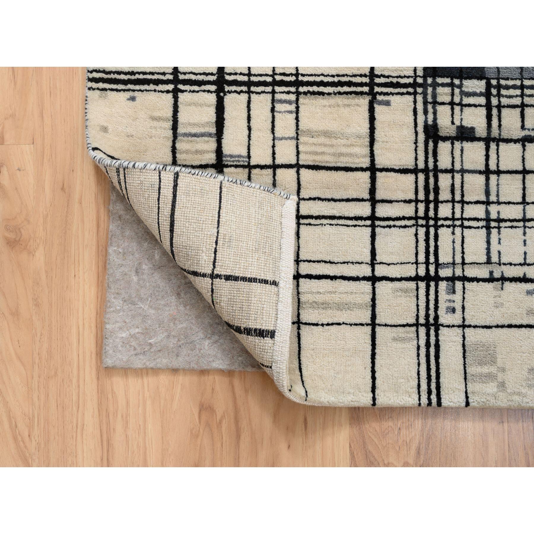 Annodato a mano Black Modern Lines Design Ghazni Wool Hand Knotted Oriental Rugs 8'2