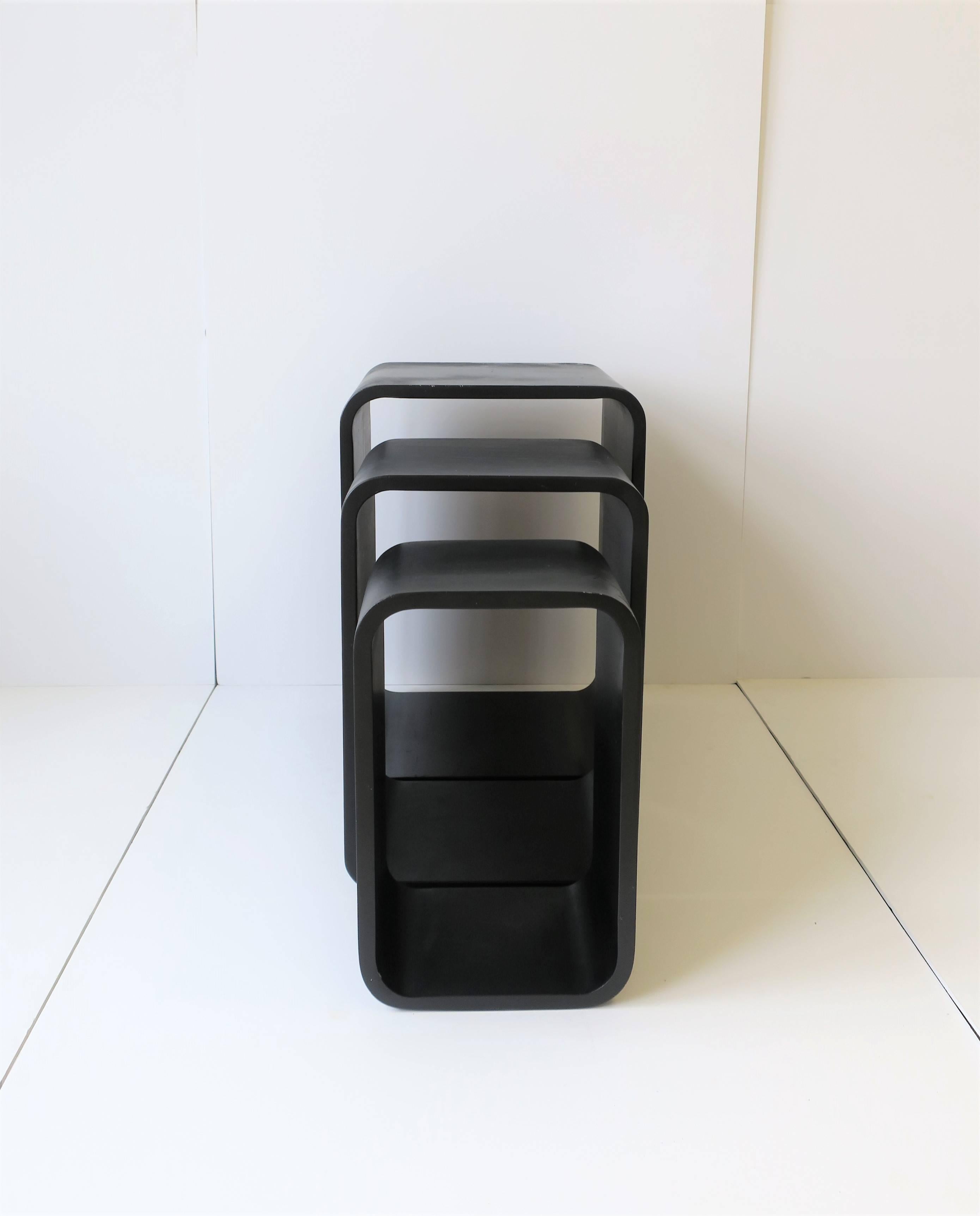 Unknown Black Modern Nesting Tables