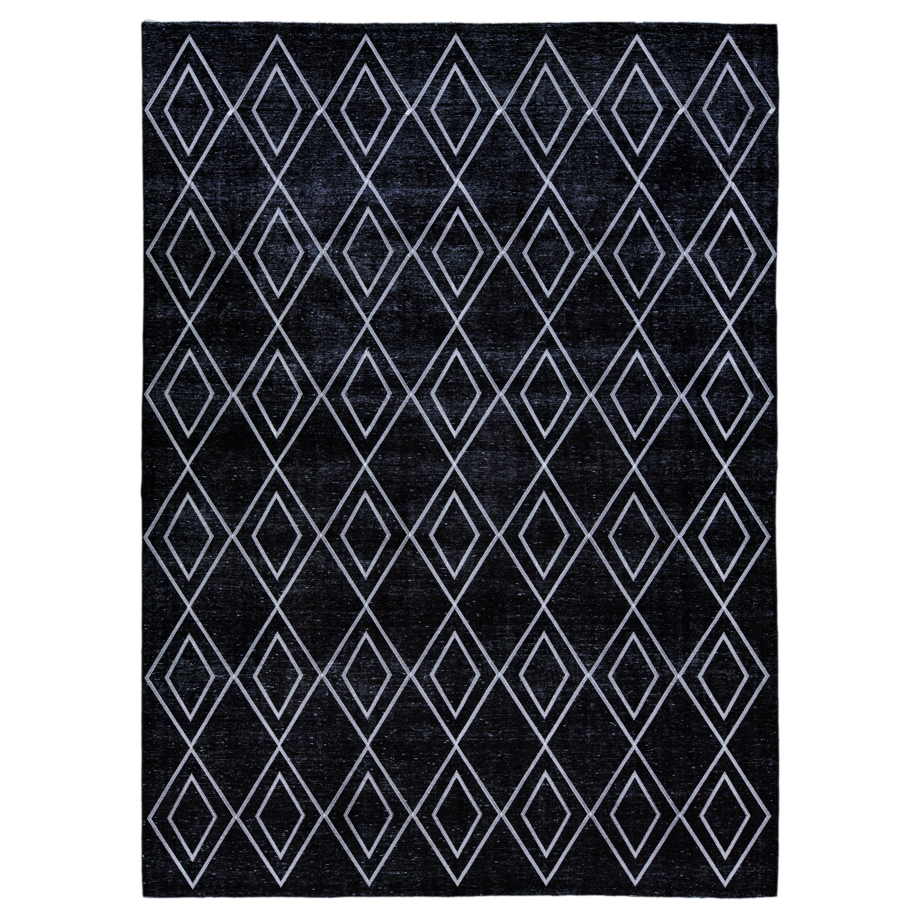 Schwarzer moderner türkischer handgefertigter Wollteppich mit geometrischem Diamantmuster in Schwarz
