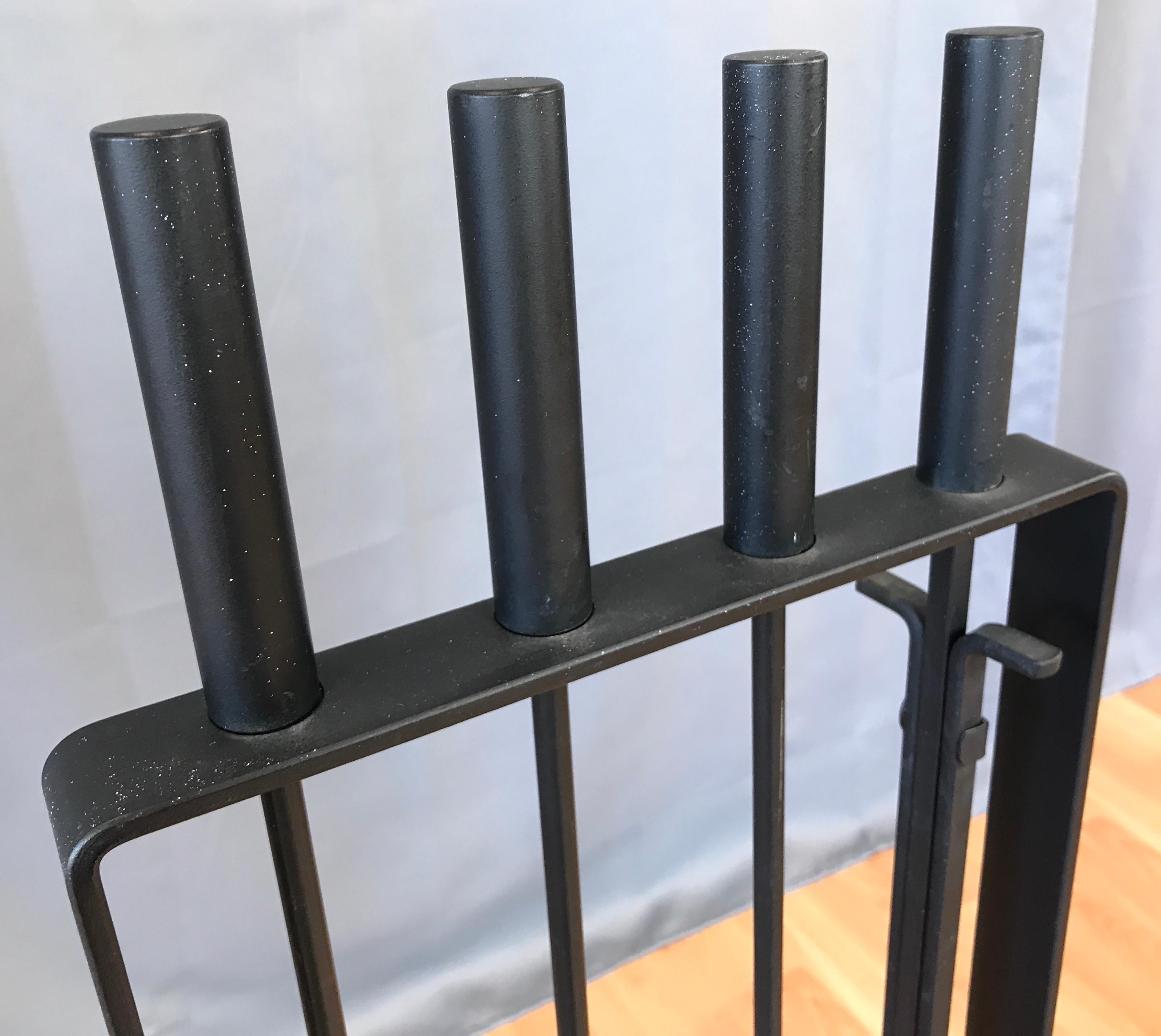 Schwarzes modernistisches Kaminbesteck von Pilgrim (Ende des 20. Jahrhunderts)