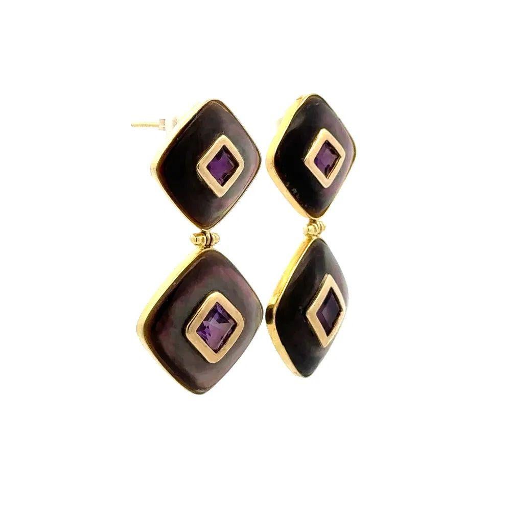 Sencillamente hermoso Pendientes de gota de oro vintage de madreperla y amatista cuadrada de 1,30 qt. Engarzada a mano en una preciosa montura de oro amarillo de 14 quilates. Mide aprox. 1.35 cm de largo. Más belleza en tiempo real Seguro de ser