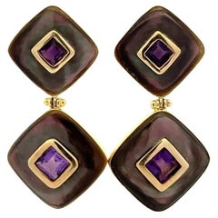 Pendants d'oreilles en or avec nacre noire et améthyste carrée