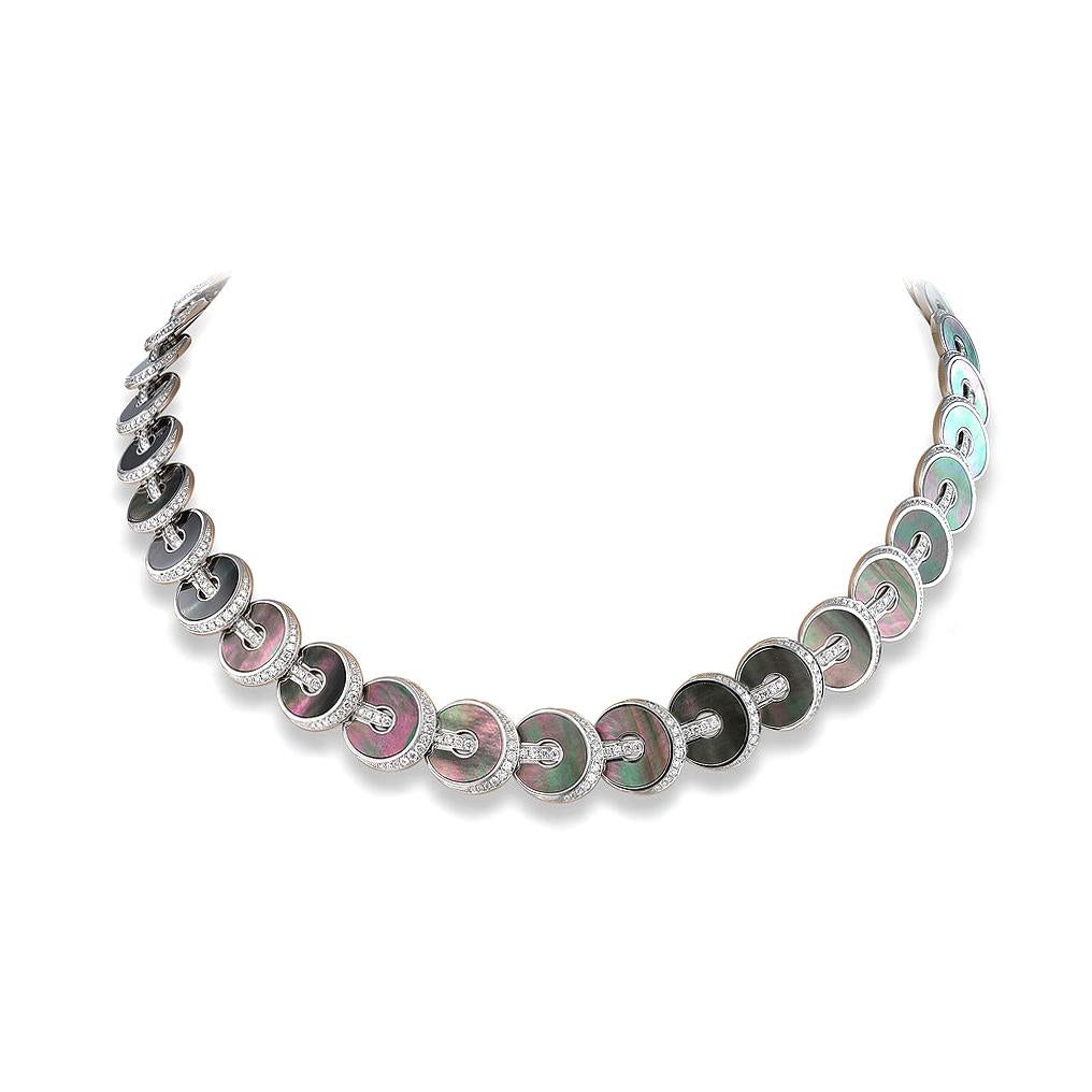 Necklace in 18kt white gold set with 535 diamonds 4.39 cts and 37 black mother of pearls 39.32 cts          