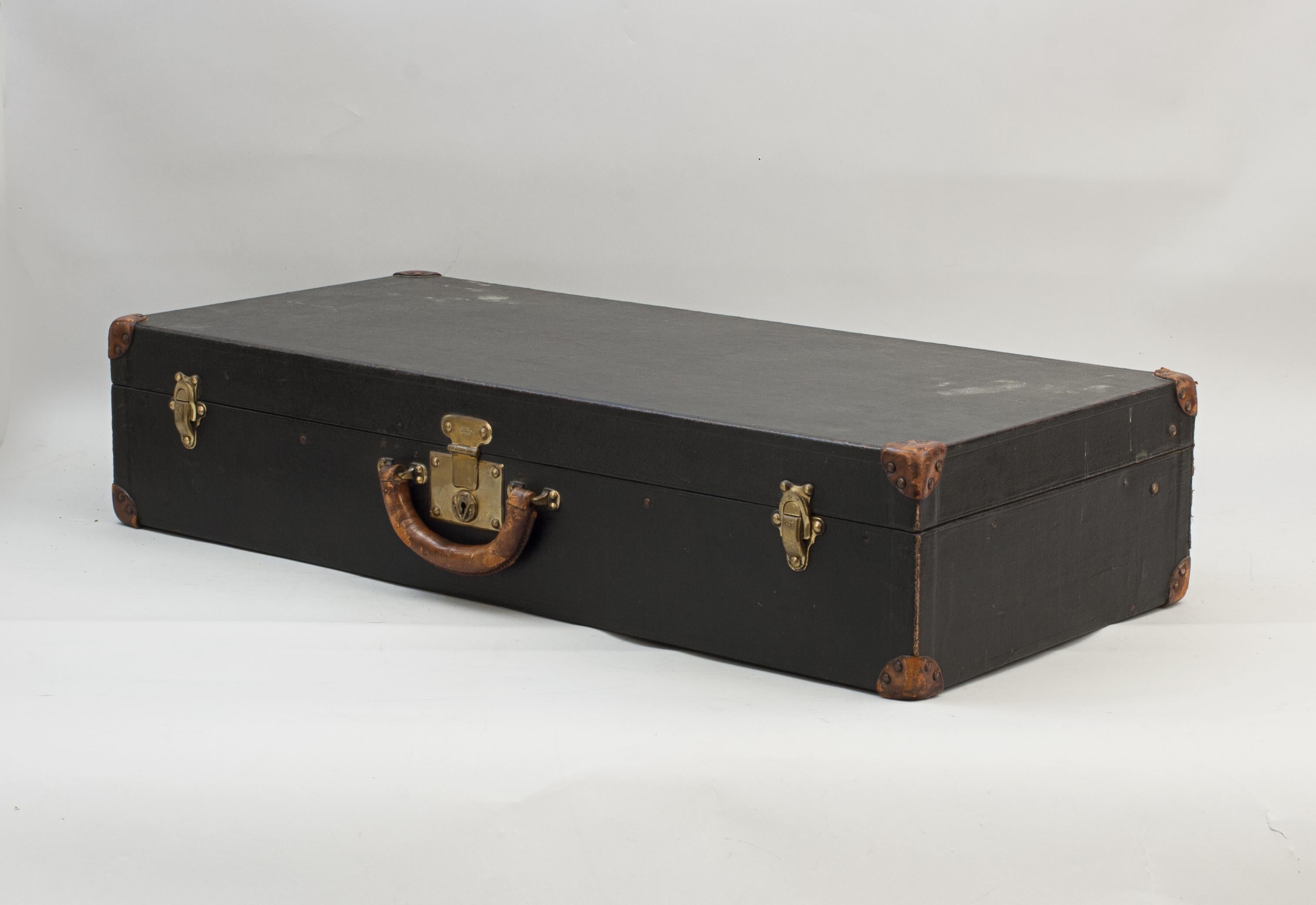 Black Motoring, Car Trunk, Louis Vuitton In Good Condition For Sale In Oxfordshire, GB