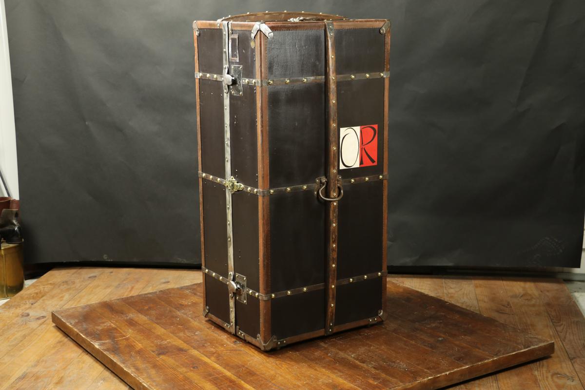 French Black Moynat Wardrobe Trunk from 1917 For Sale