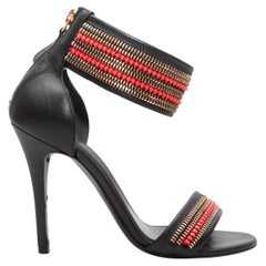 Sandales à talons noires et multicolores Alexander McQueen avec fermeture éclair Taille 36