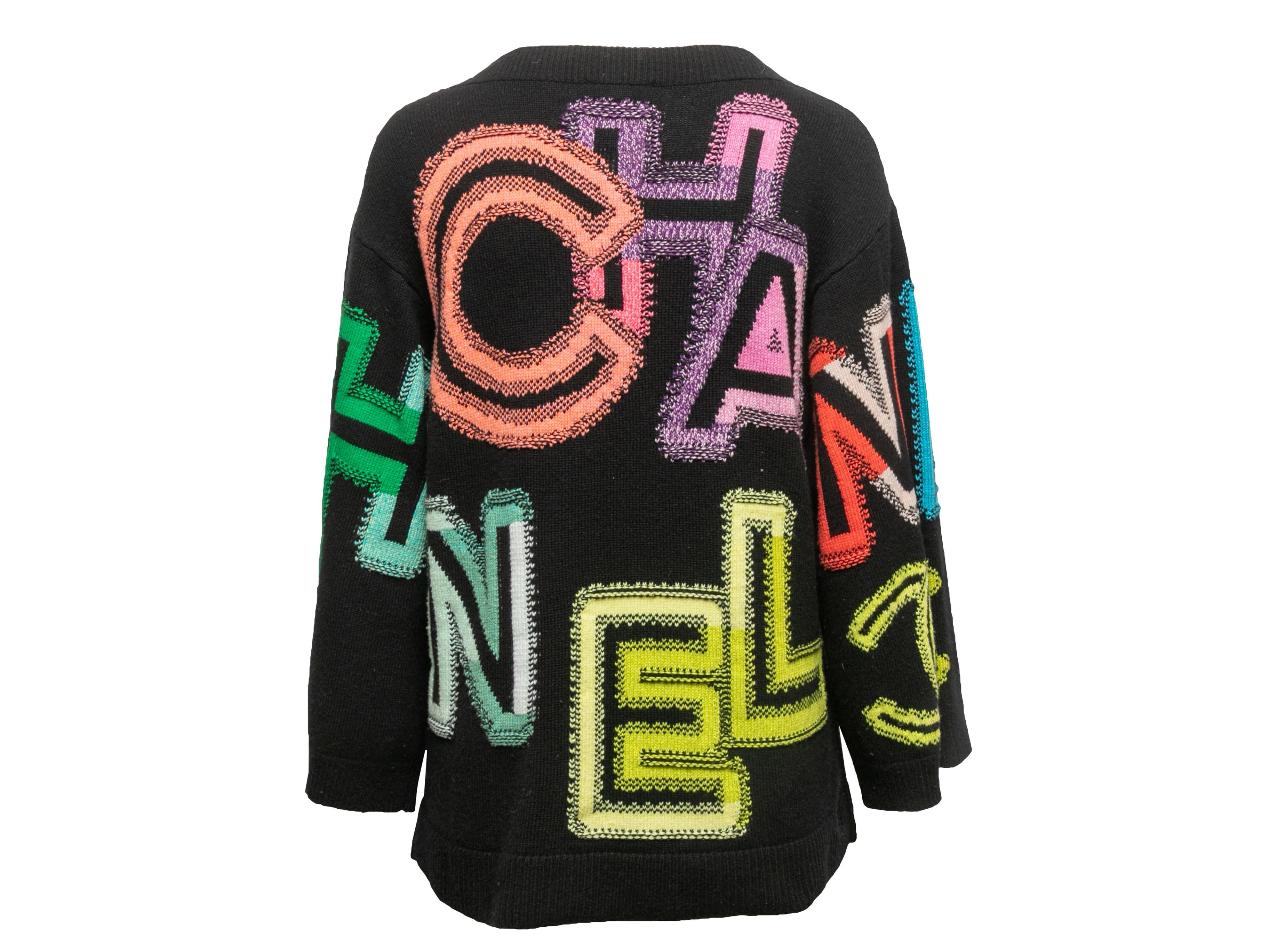 Noir Pull en maille à logo en cachemire noir et multicolore Chanel Taille FR 36 en vente