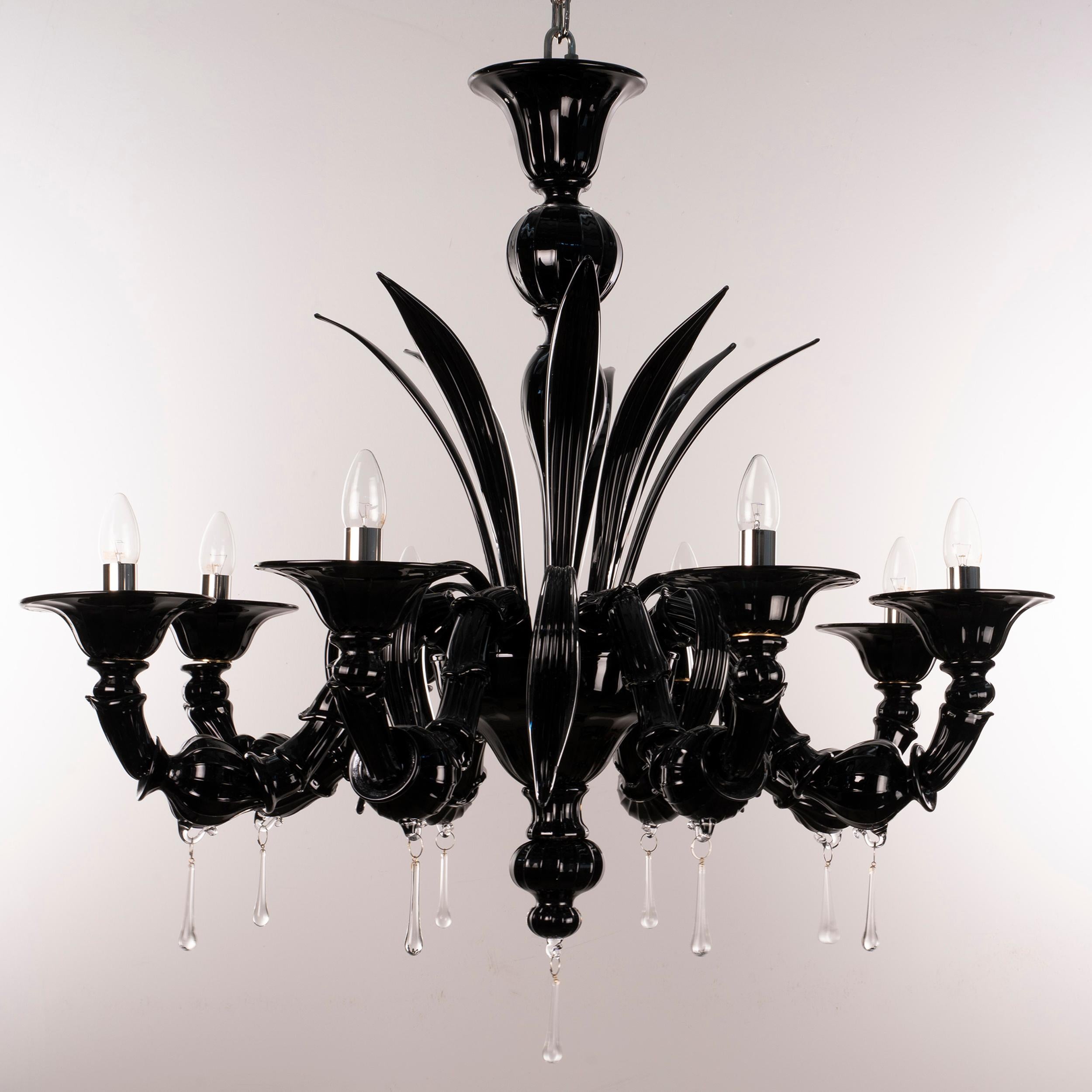 Available now - Murano Black and Clear glass chandelier 8 lights, Vintage Made in Italy in stock
Condition: virtually perfect condition and never used: no heavy scratches, no defects, no cracks no missing parts.
 
Type: Venetian