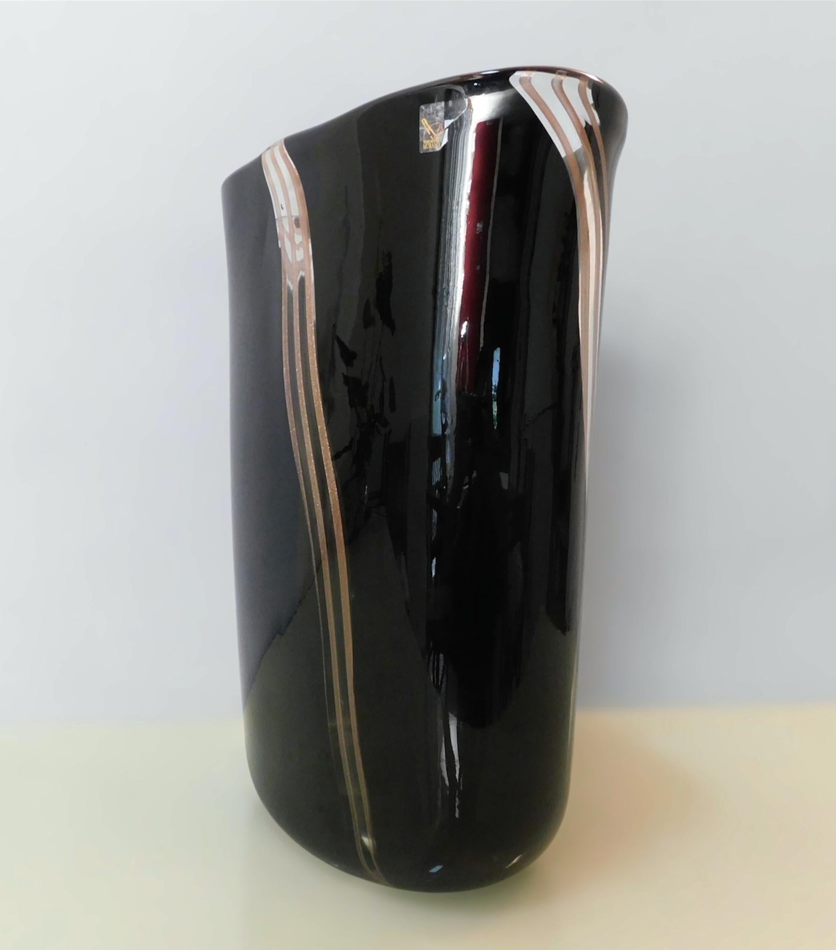 Vaso di Murano nero con strisce dorate di Giuliano Busato In condizioni buone in vendita a Los Angeles, CA
