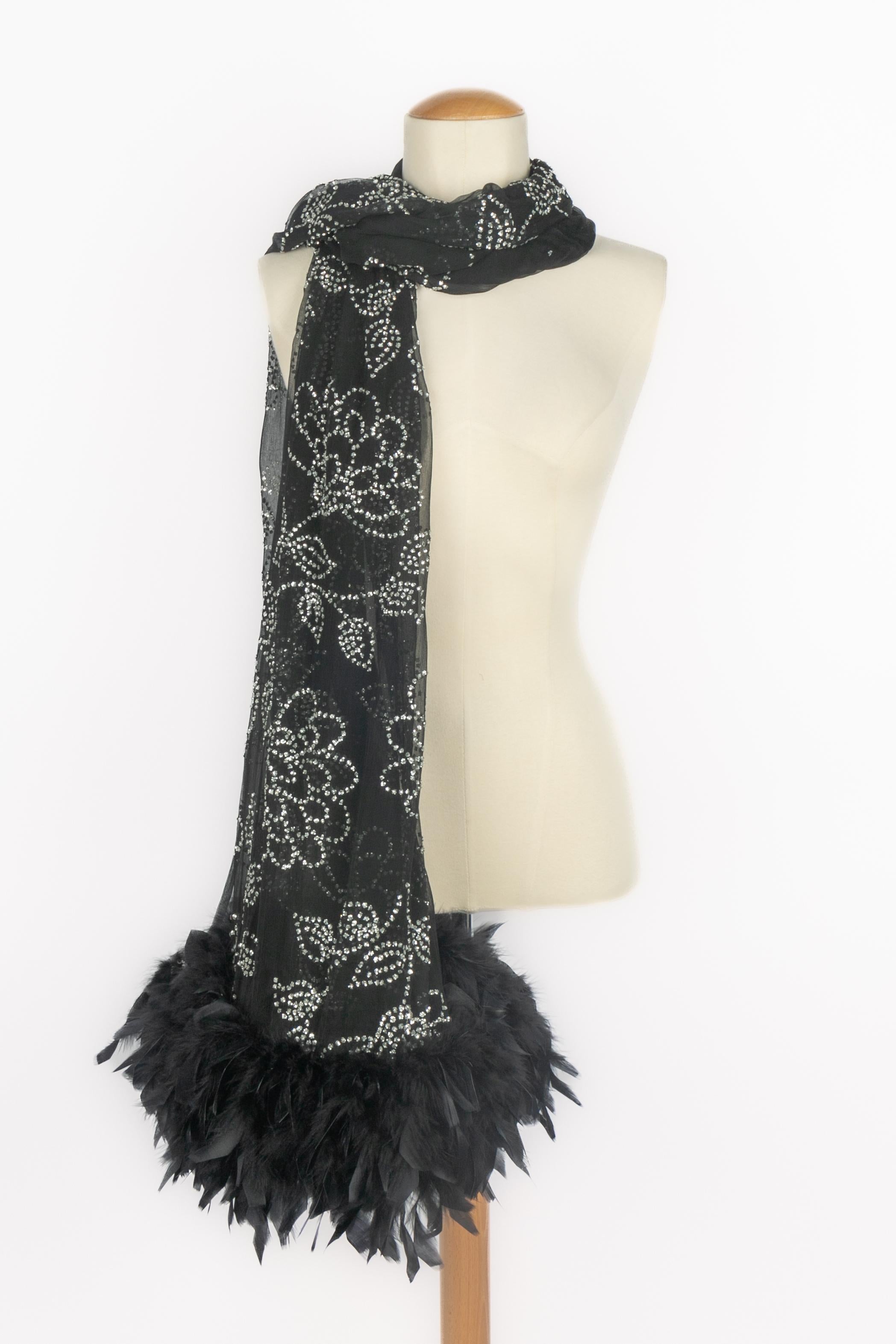 Schwarze Musselinstola 1950er Jahre im Angebot 3