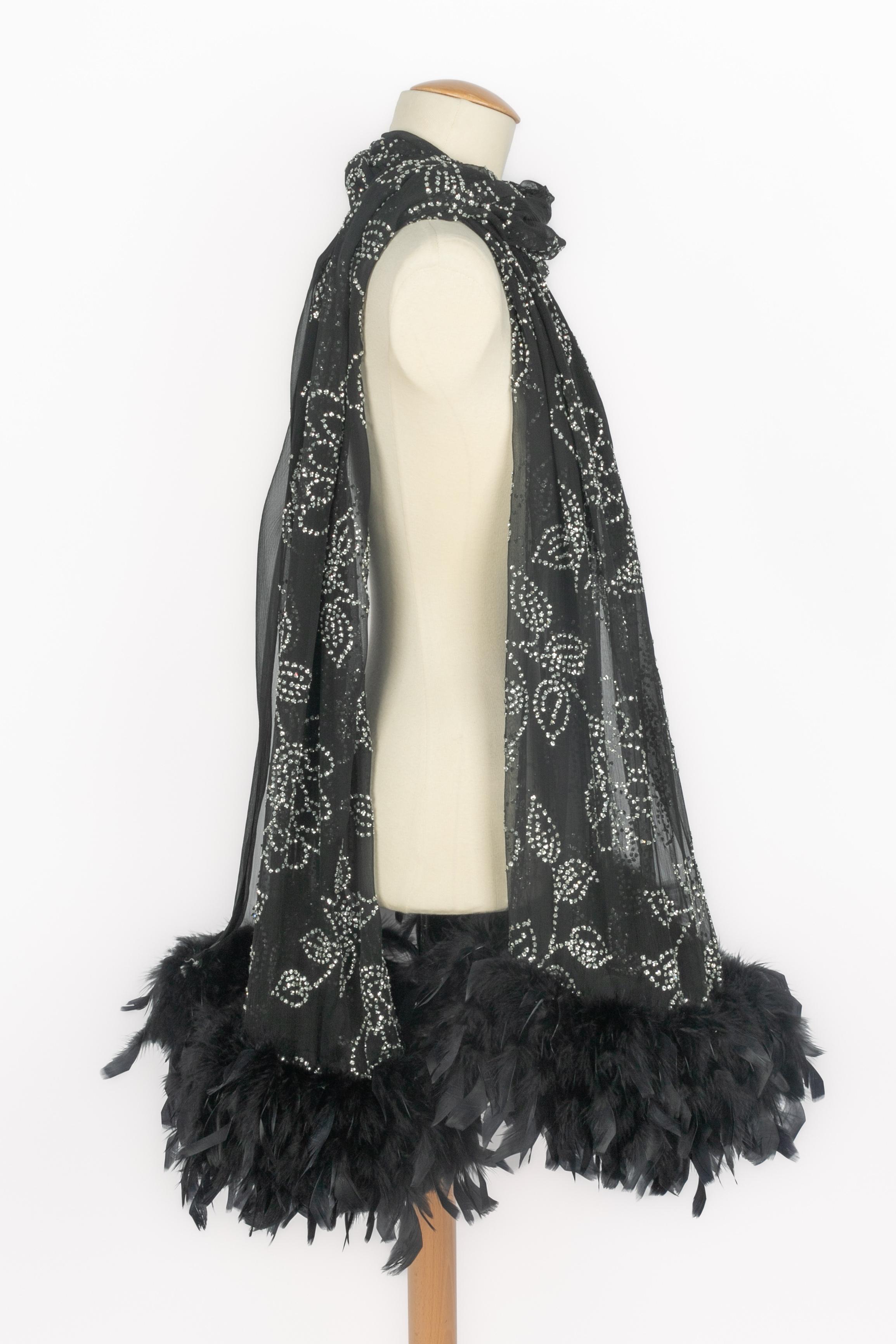 Schwarze Musselinstola 1950er Jahre im Angebot 4