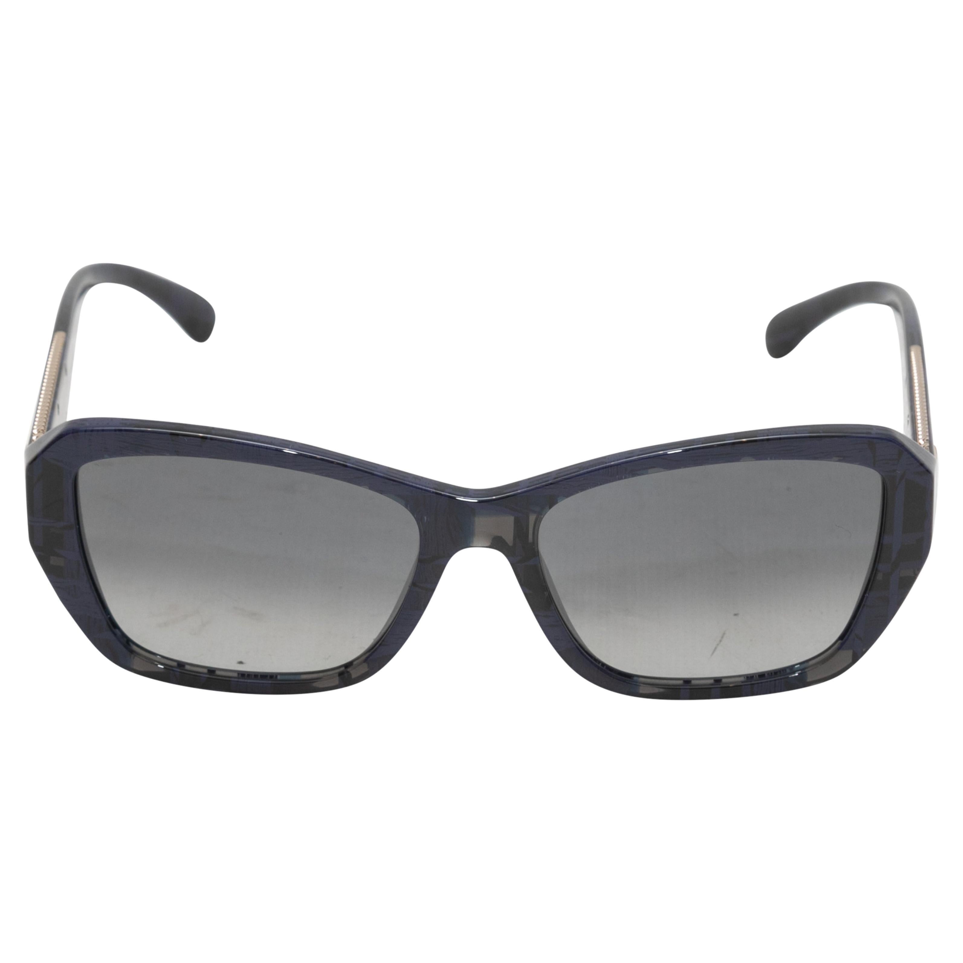 Black & Navy Chanel Printed Chain-Accented Sunglasses For Sale