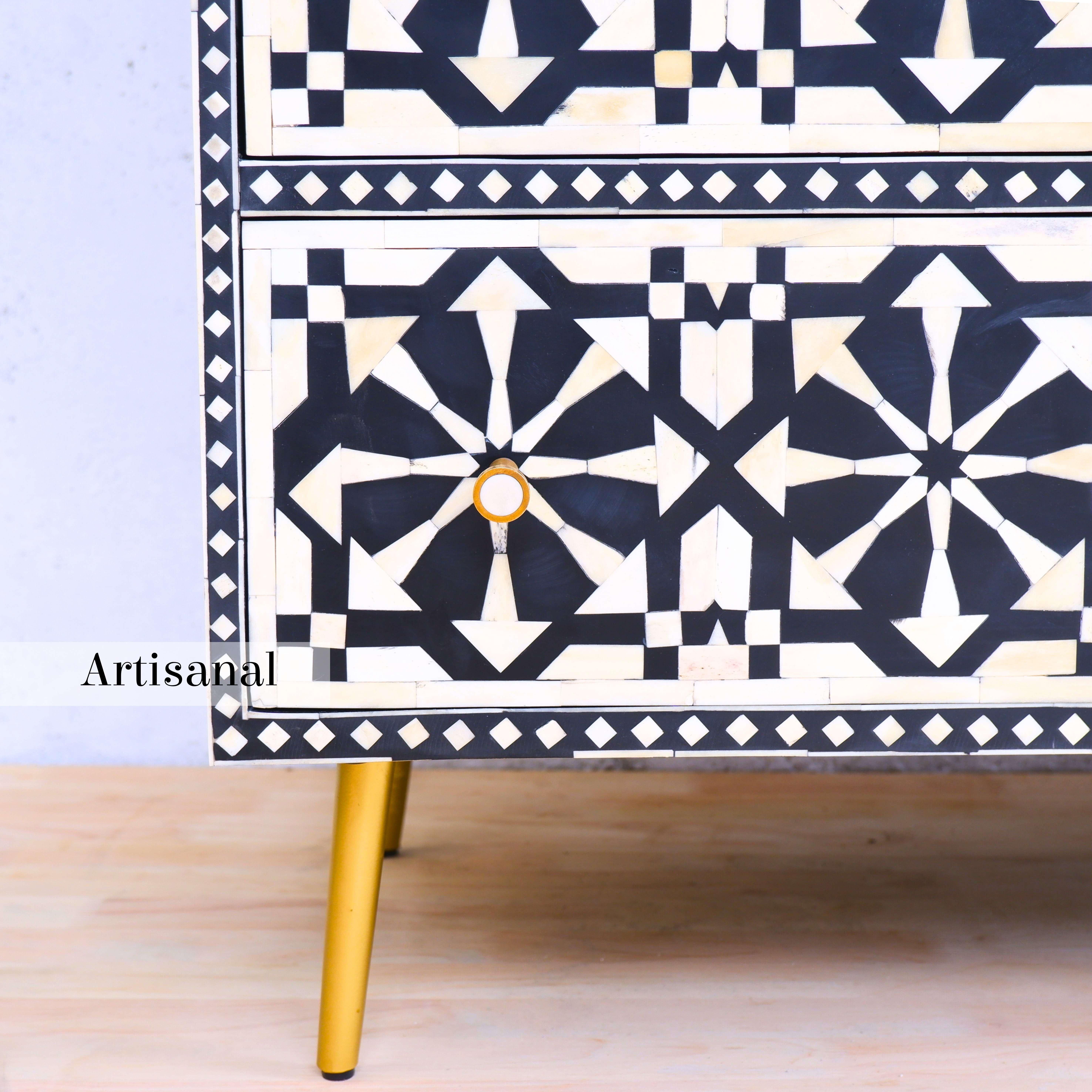 Incrusté Commode noire à neuf tiroirs, commode artisanale fabriquée à la main en vente