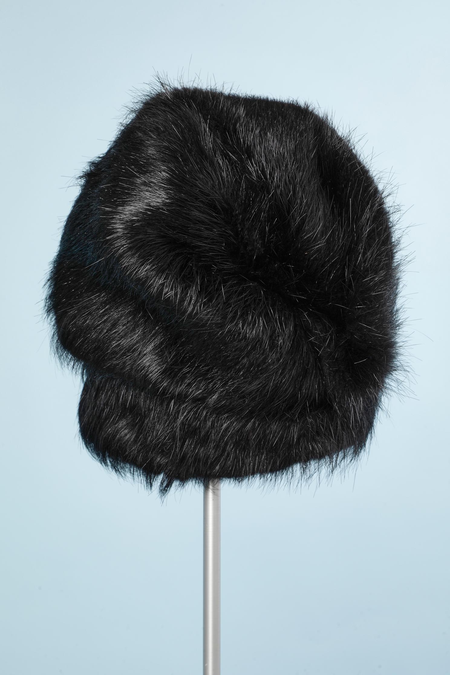 Women's or Men's Black Nutria toque Louis Vuitton NEW with tag For Sale