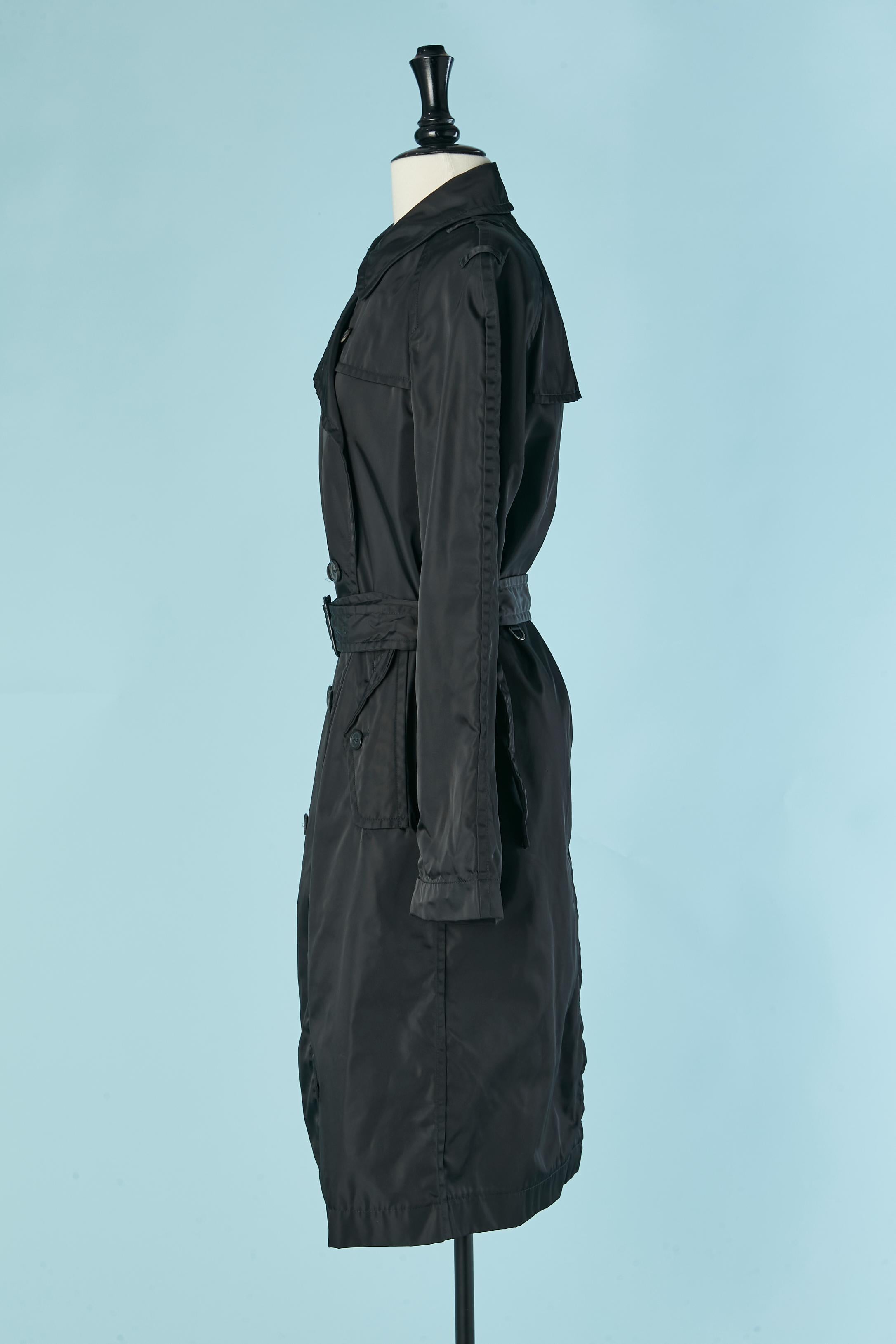 Trench noir en nylon à double boutonnage PRADA en vente 1