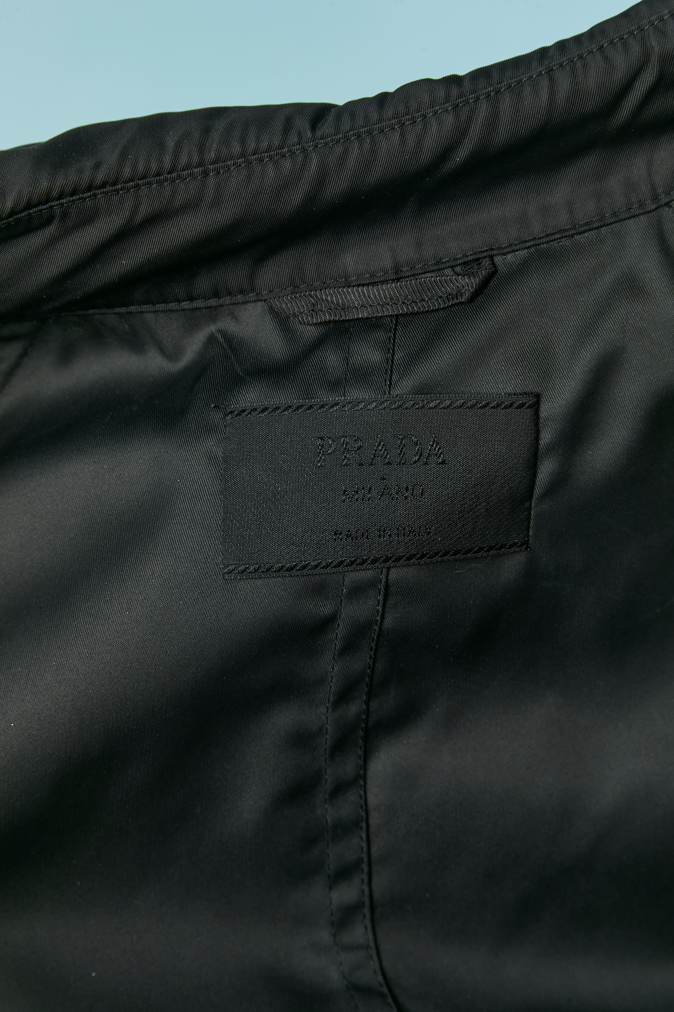 Trench noir en nylon à double boutonnage PRADA en vente 3