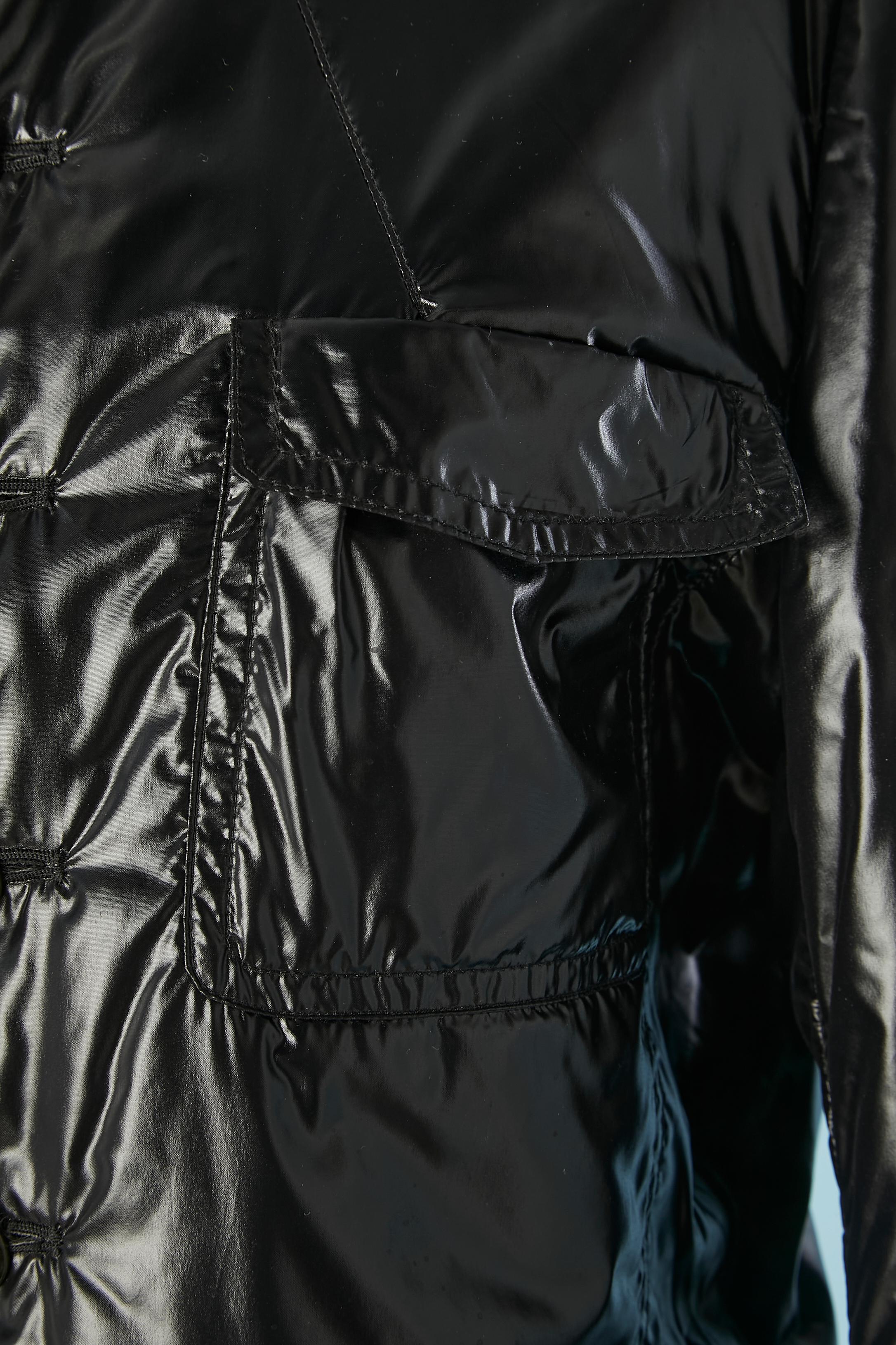 Veste noire en nylon finement rembourrée avec boutons de marque Christian Lacroix  Excellent état - En vente à Saint-Ouen-Sur-Seine, FR