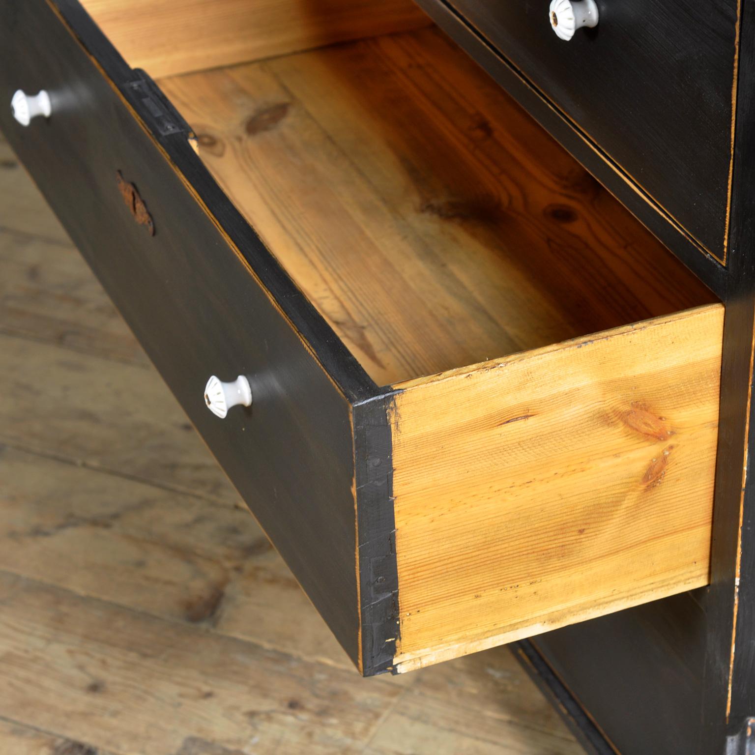 Commode en Oak Oak et pin, années 1910 Bon état - En vente à Amsterdam, Noord Holland